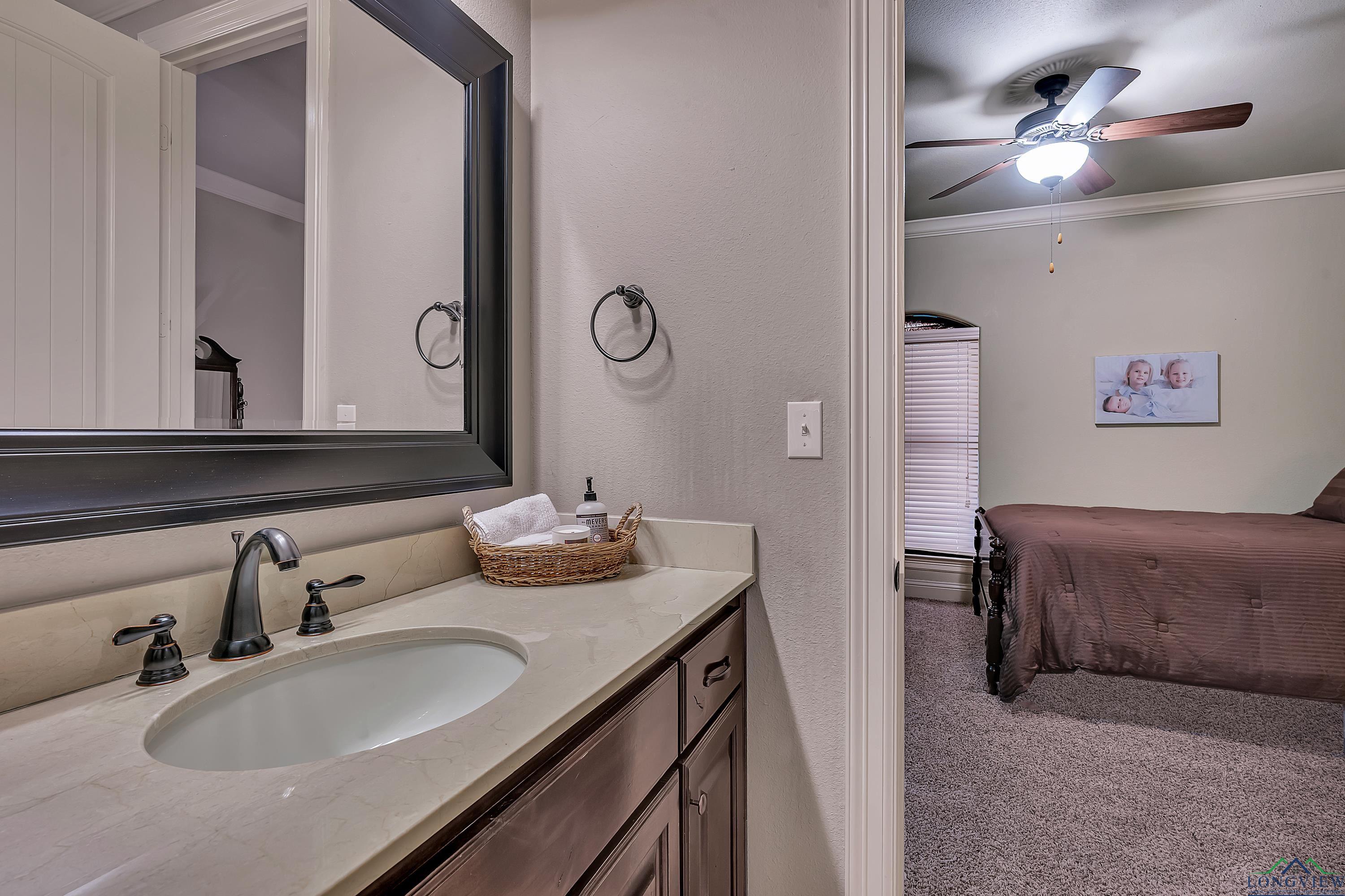 1624 Olympic Dr, Longview, Texas image 28