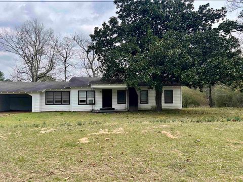 Homes For Sale - 5472 St Highway 147 North<br/> San Augustine County, Center, TX 75935
