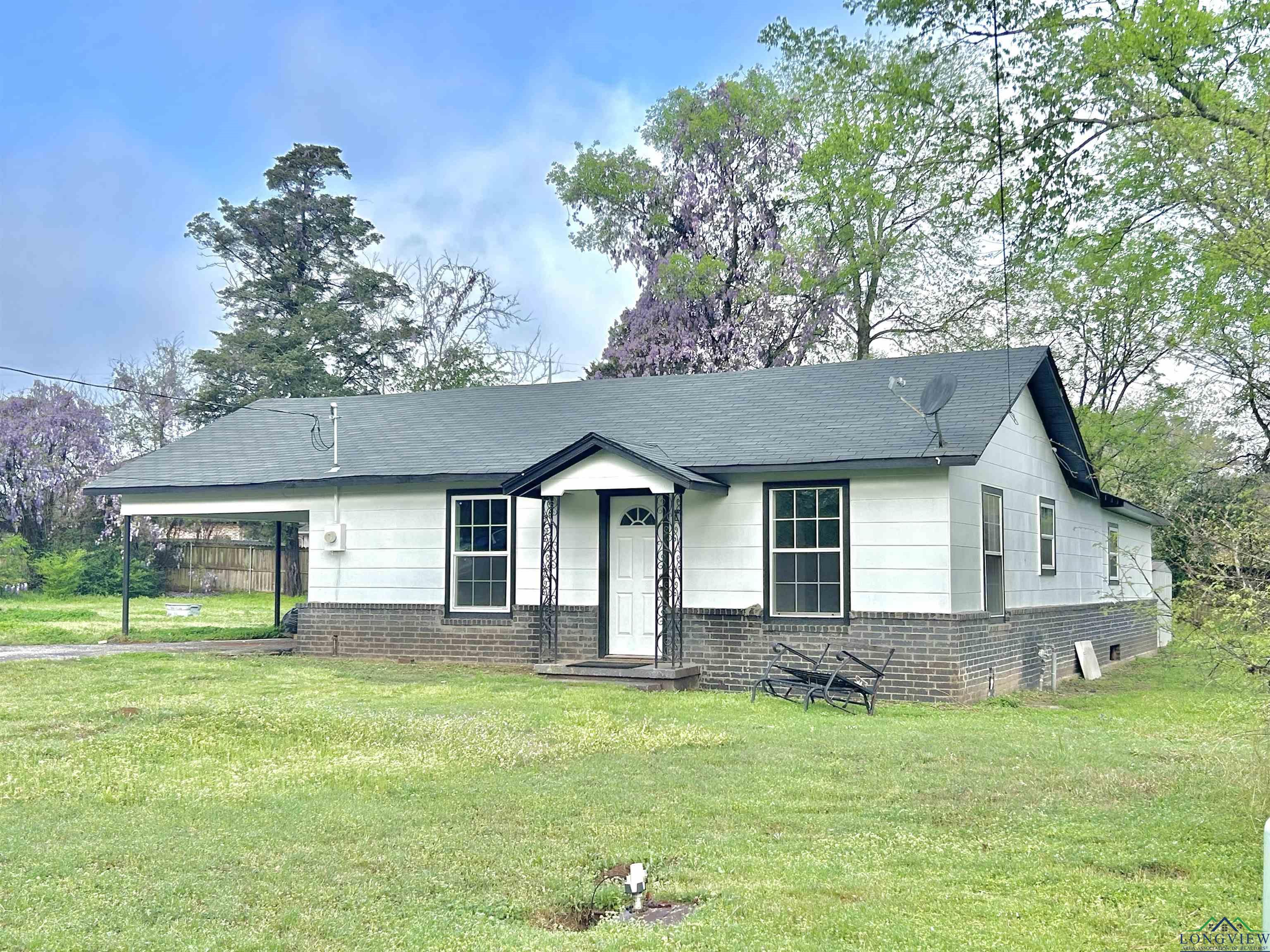 1413 Dudley Dr, Kilgore, New Mexico image 1