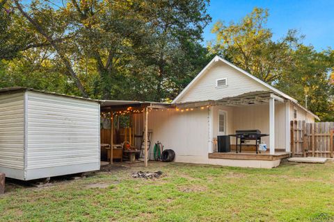 A home in Gilmer