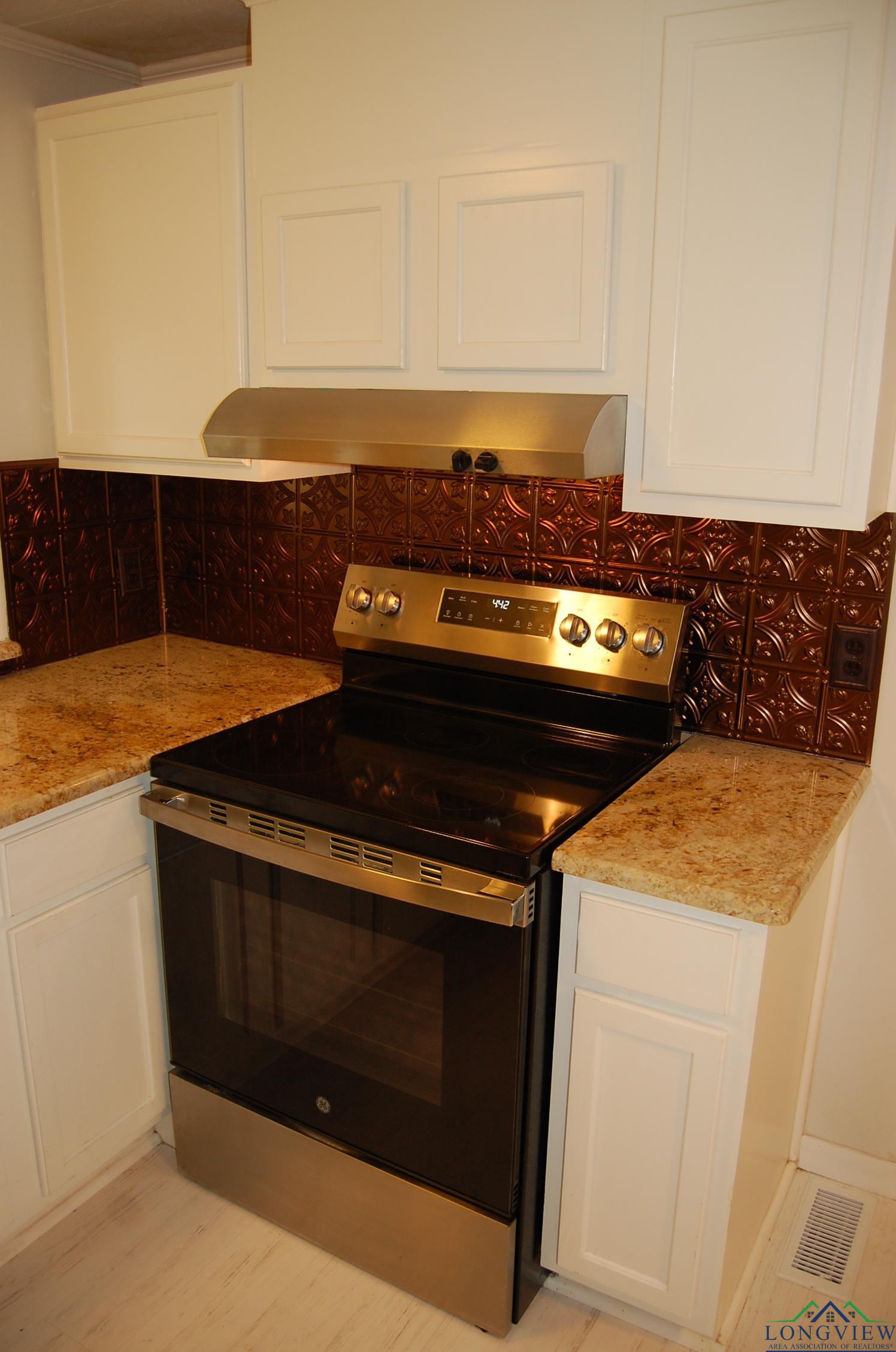 10114 Paradise Cir, Chandler, Texas image 9