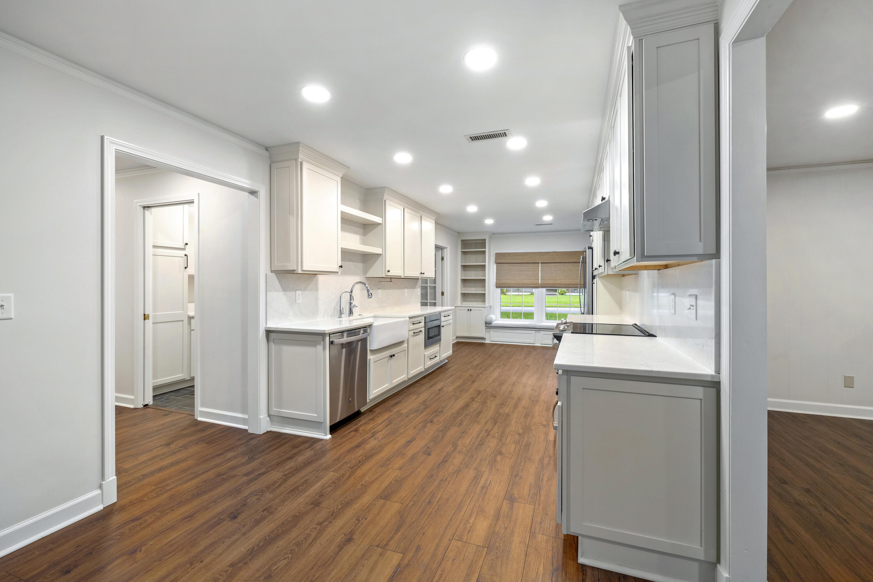 Sumter, South Carolina 29150, United States, 4 Bedrooms Bedrooms, ,3 BathroomsBathrooms,Residential,Pending,189926