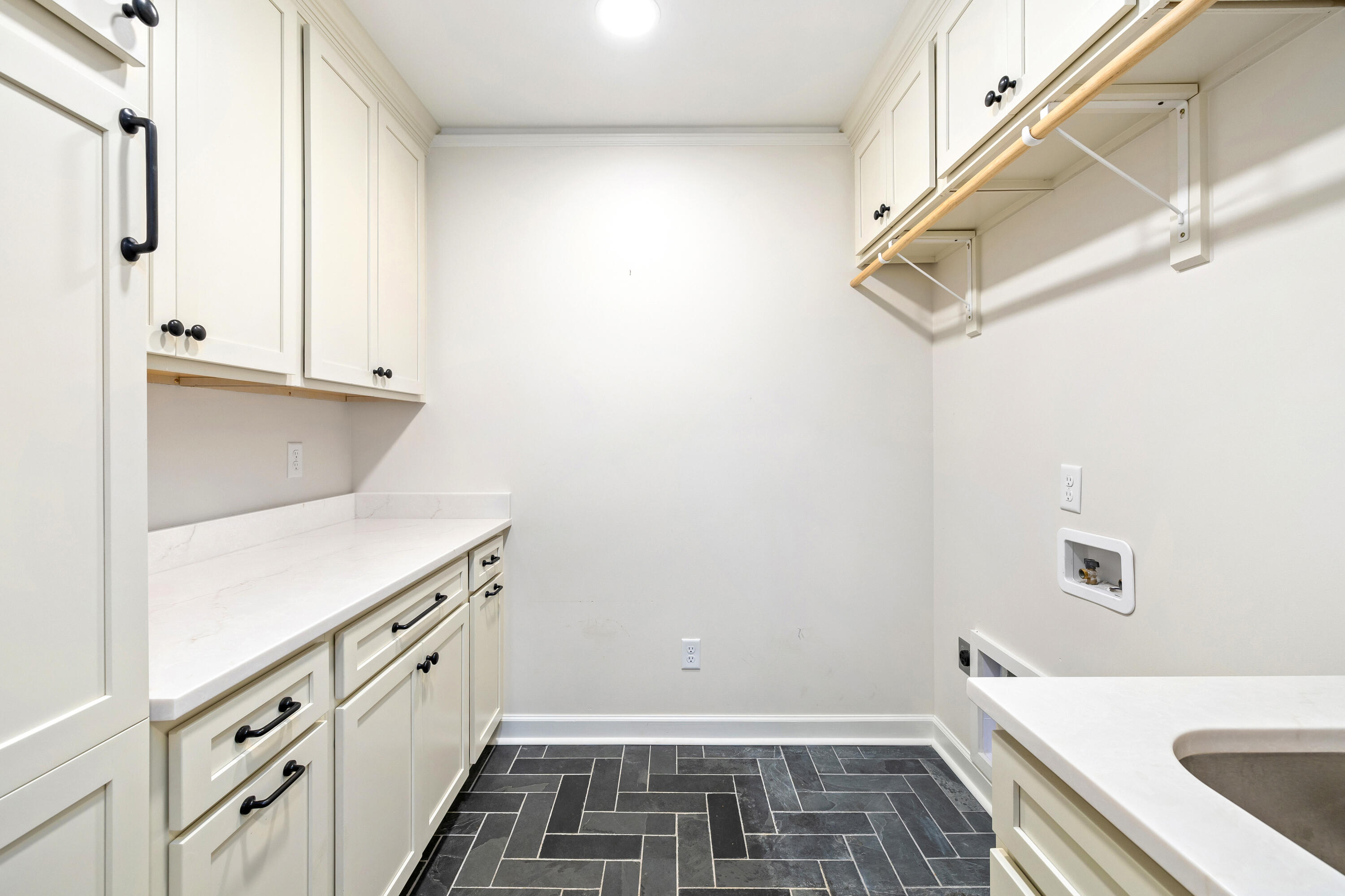 Sumter, South Carolina 29150, United States, 4 Bedrooms Bedrooms, ,3 BathroomsBathrooms,Residential,Pending,189926