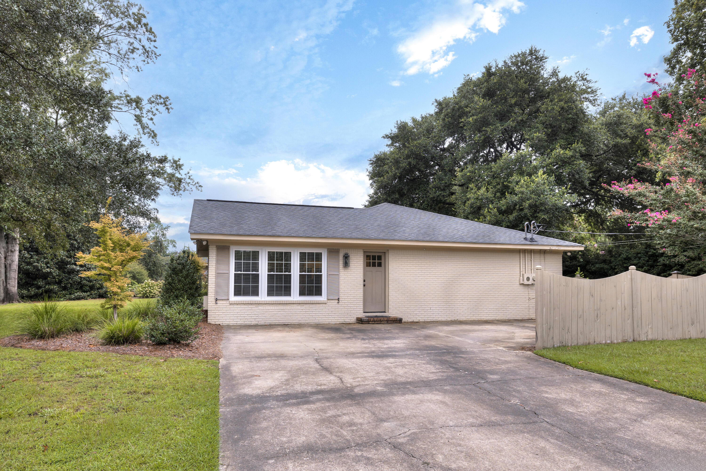 Sumter, South Carolina 29150, United States, 4 Bedrooms Bedrooms, ,3 BathroomsBathrooms,Residential,Pending,189926