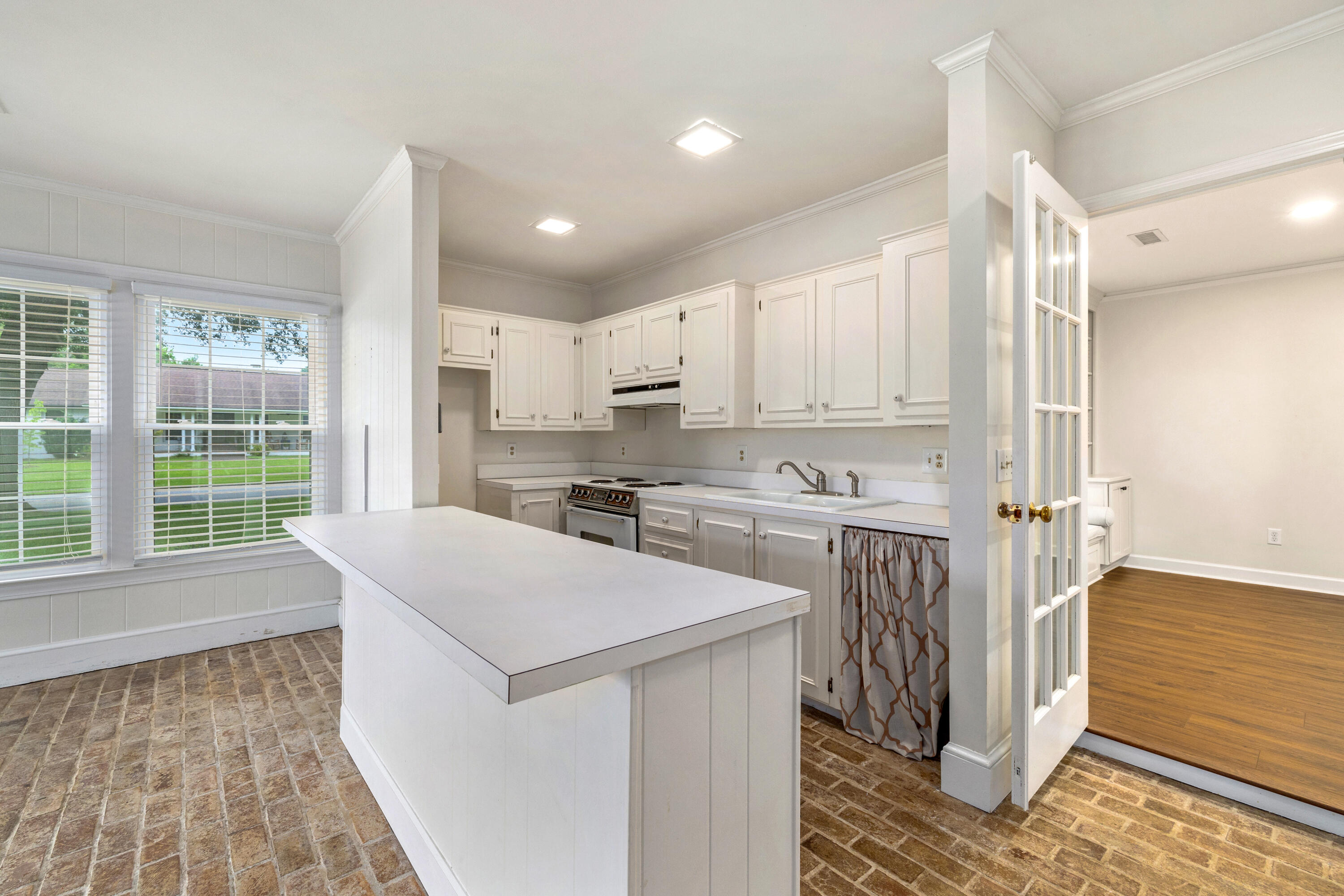 Sumter, South Carolina 29150, United States, 4 Bedrooms Bedrooms, ,3 BathroomsBathrooms,Residential,Pending,189926