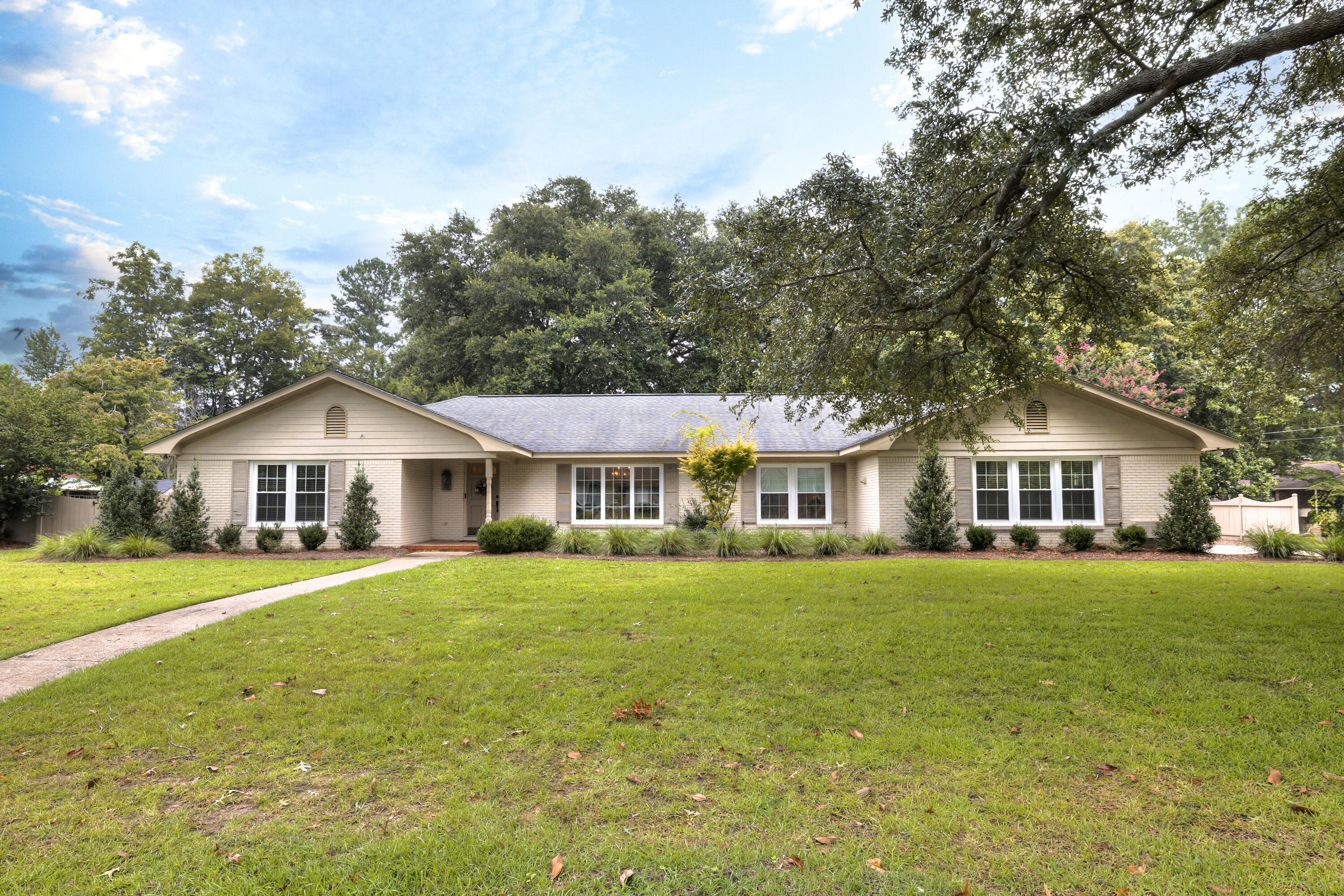 Sumter, South Carolina 29150, United States, 4 Bedrooms Bedrooms, ,3 BathroomsBathrooms,Residential,Pending,189926