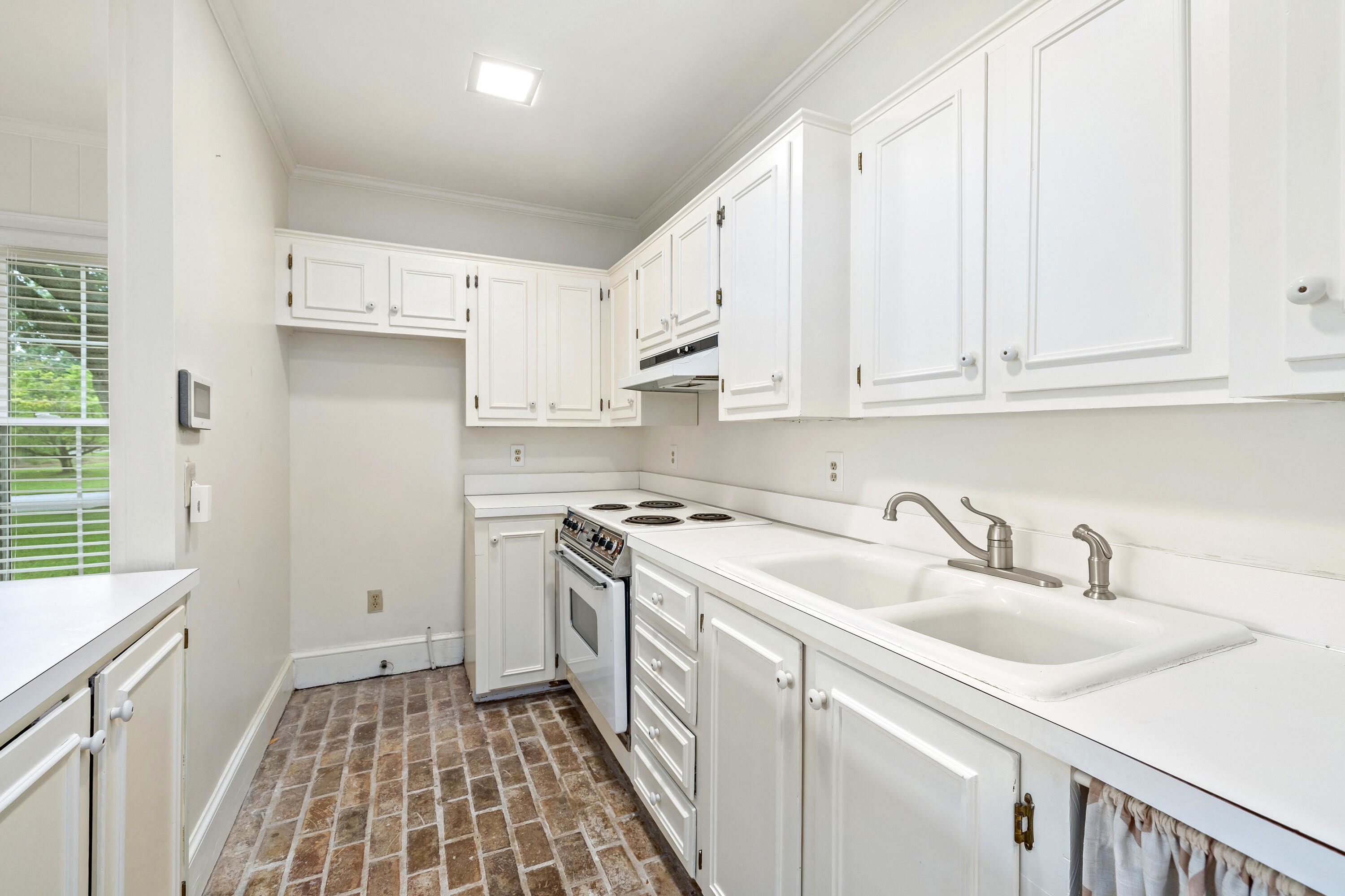 Sumter, South Carolina 29150, United States, 4 Bedrooms Bedrooms, ,3 BathroomsBathrooms,Residential,Pending,189926