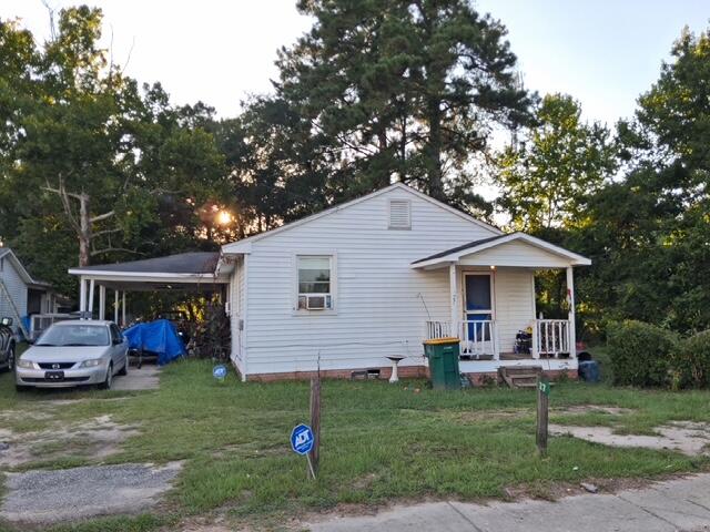 Photo 1 of 24 — 27 N Barfield Street, Manning, SC 29102