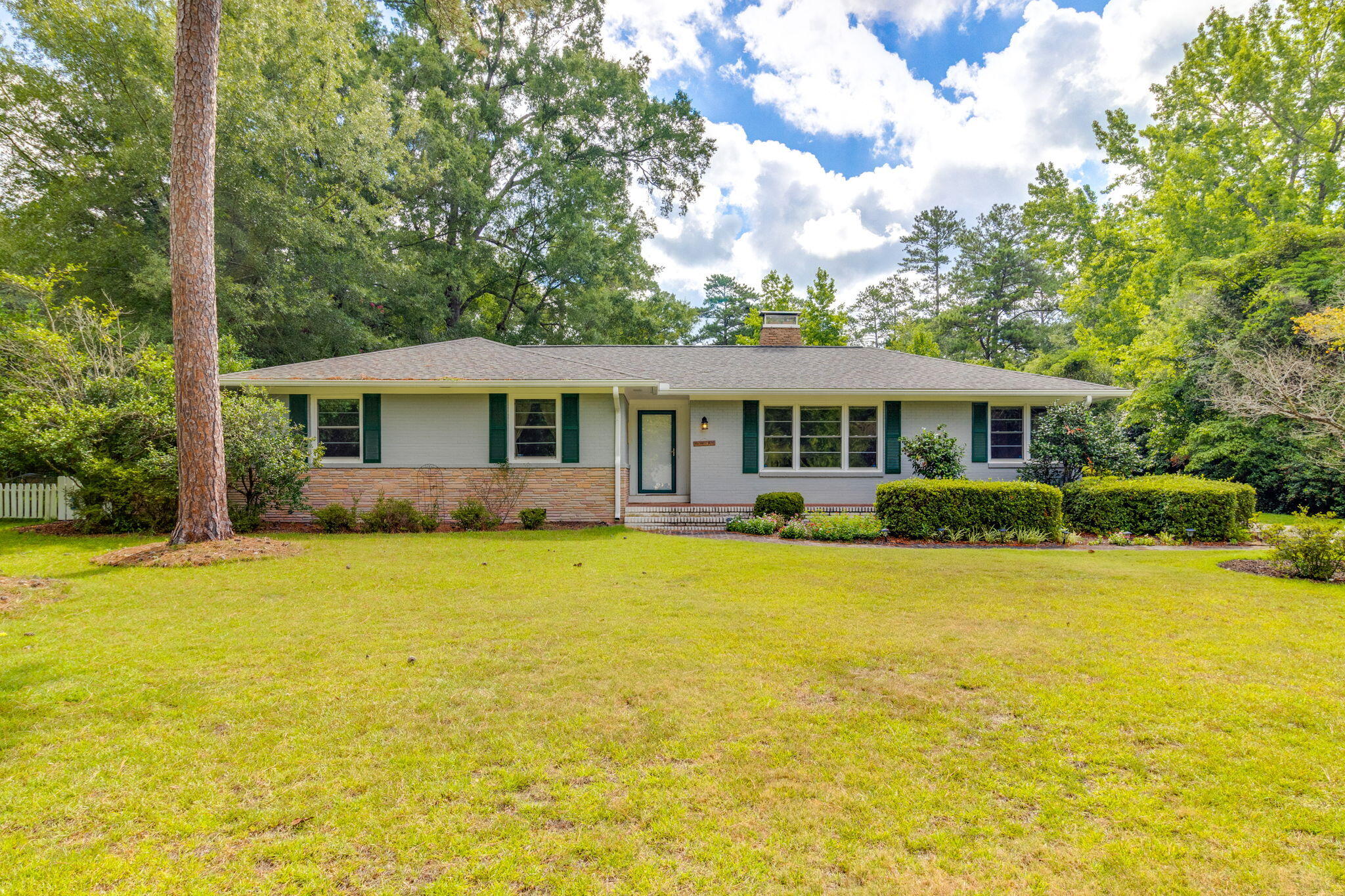 1-web-or-mls-2025 07 25 - 1916 Forest Dr