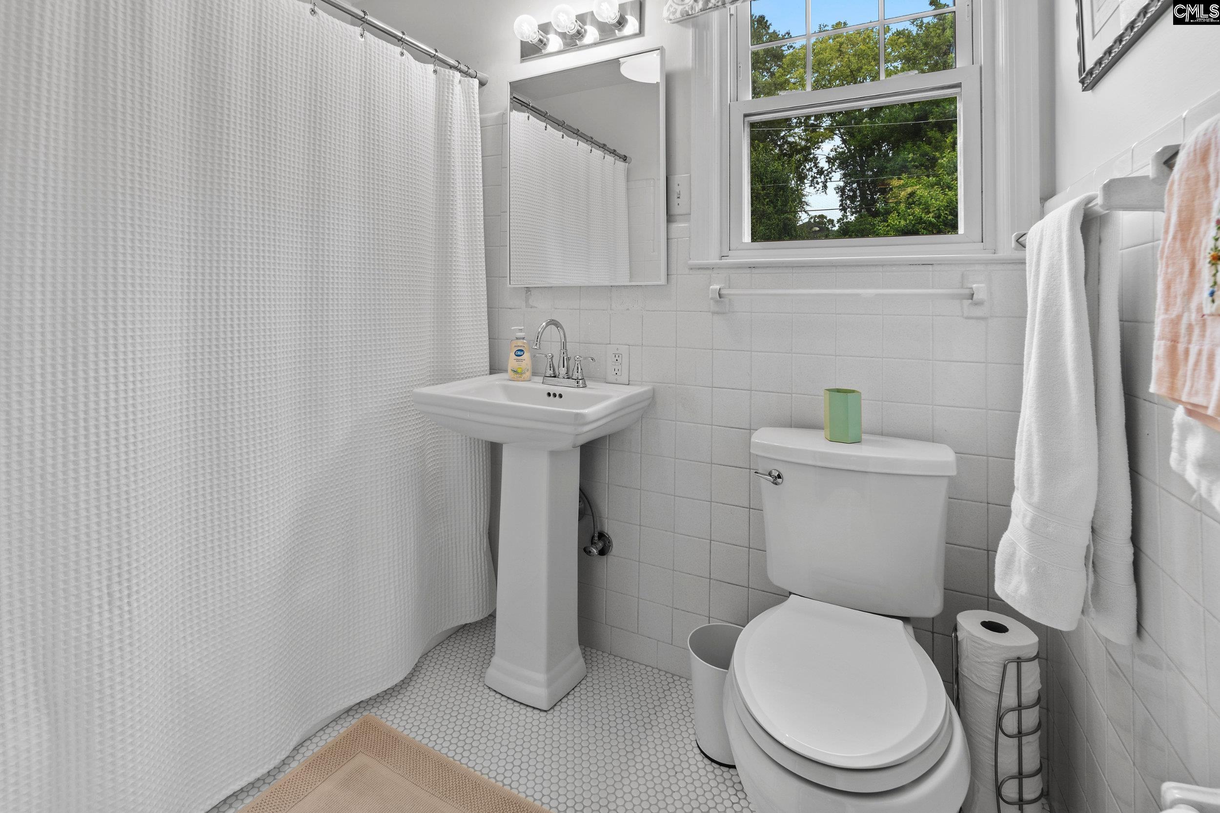 Columbia, South Carolina 29205, United States, 4 Bedrooms Bedrooms, ,4 BathroomsBathrooms,Residential,Pending,37368