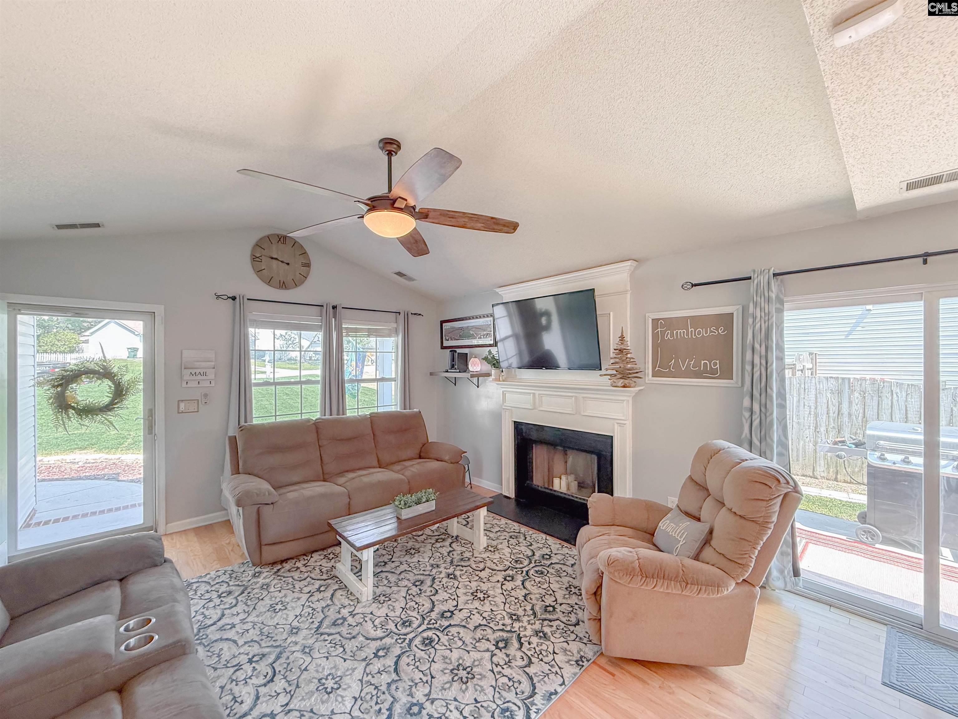 557 Chisolm Way