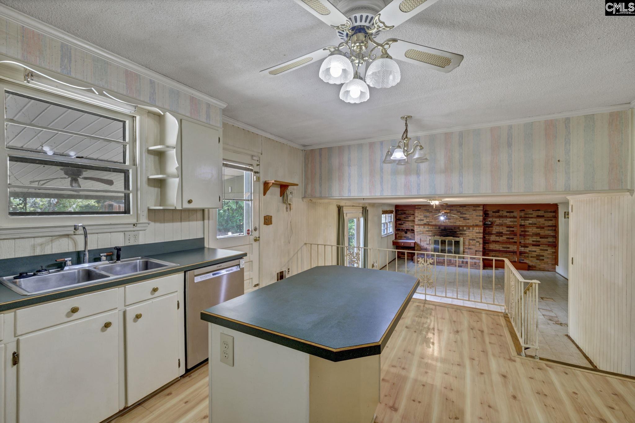 Columbia, South Carolina 29204, United States, 4 Bedrooms Bedrooms, ,3 BathroomsBathrooms,Residential,Pending,58826