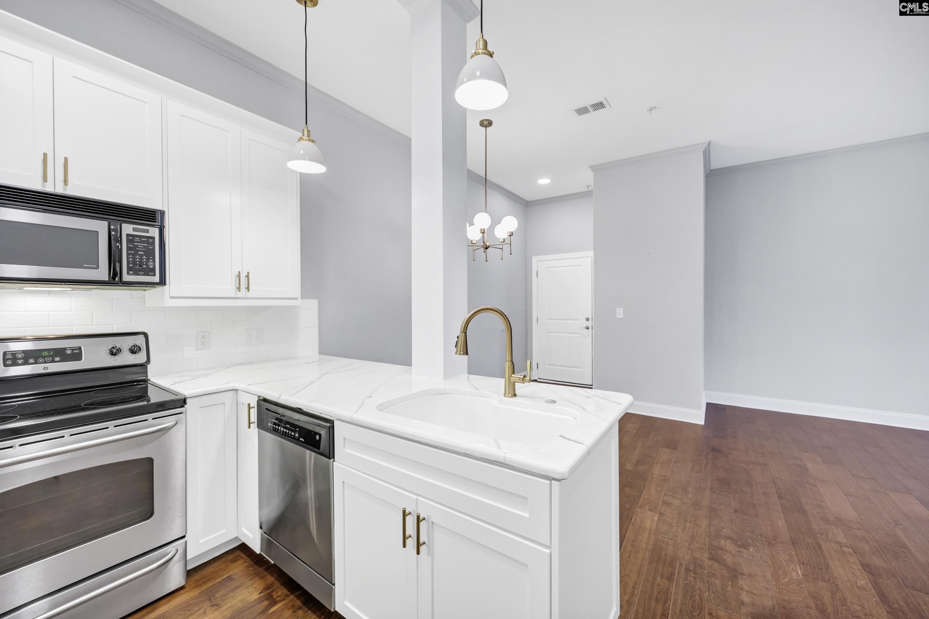 705 Maple Street G-103