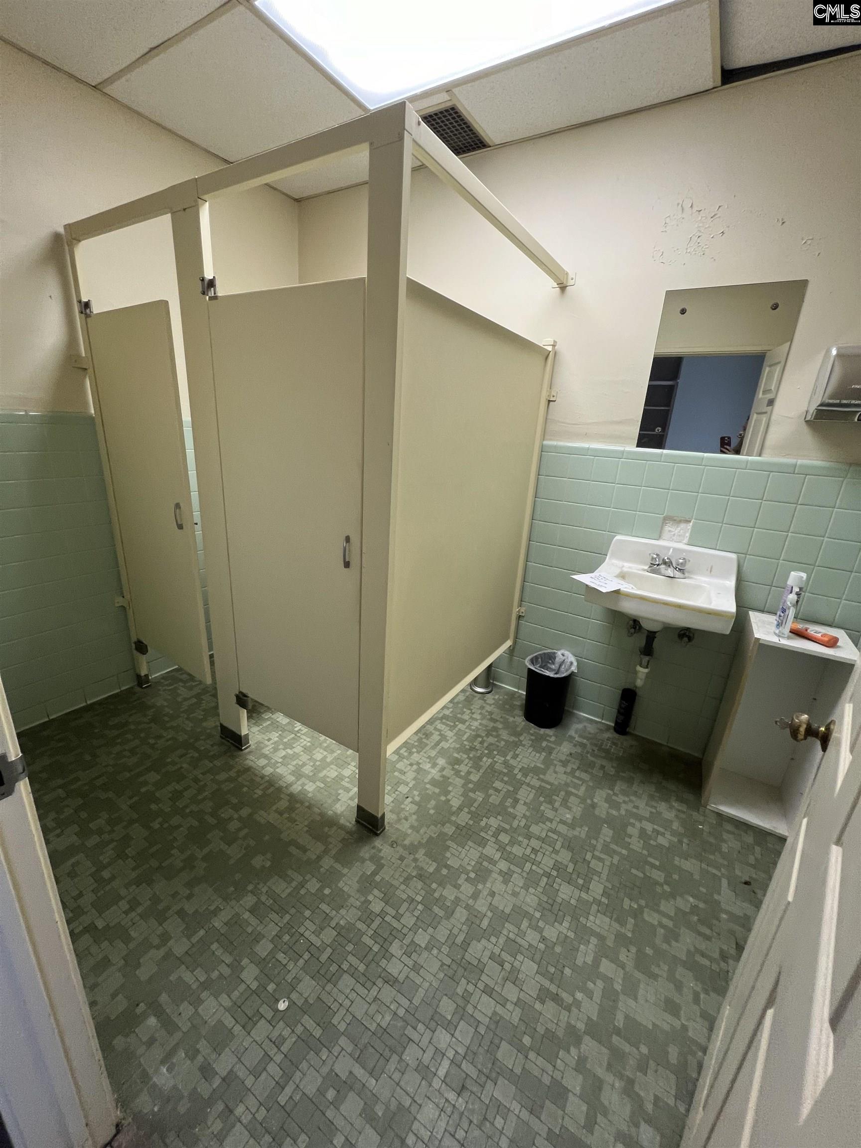 Columbia, South Carolina 29205, United States, ,Commercial,Pending,62225