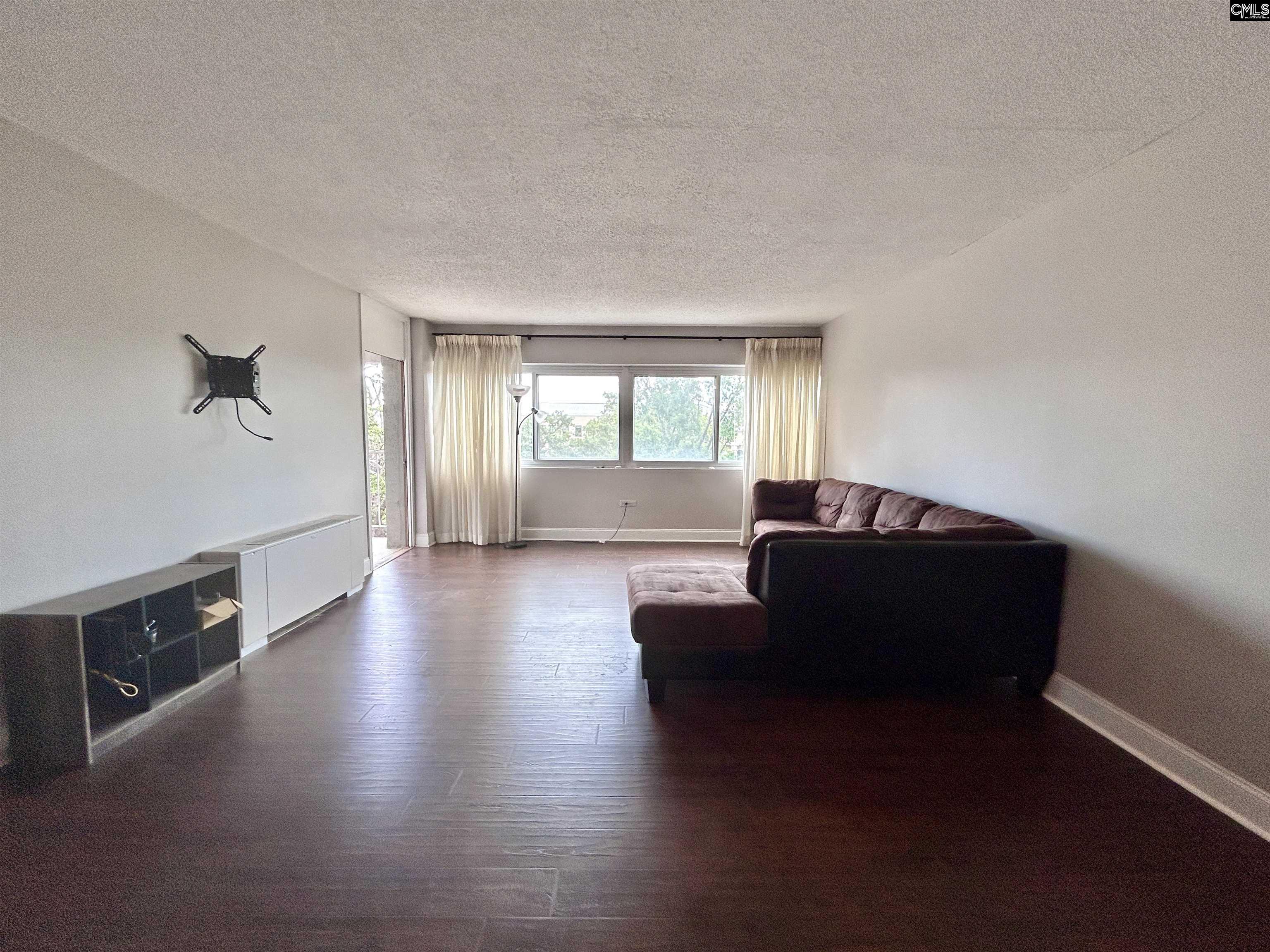 Columbia, South Carolina 29201, United States, 2 Bedrooms Bedrooms, ,1 BathroomBathrooms,Residential,Pending,53583