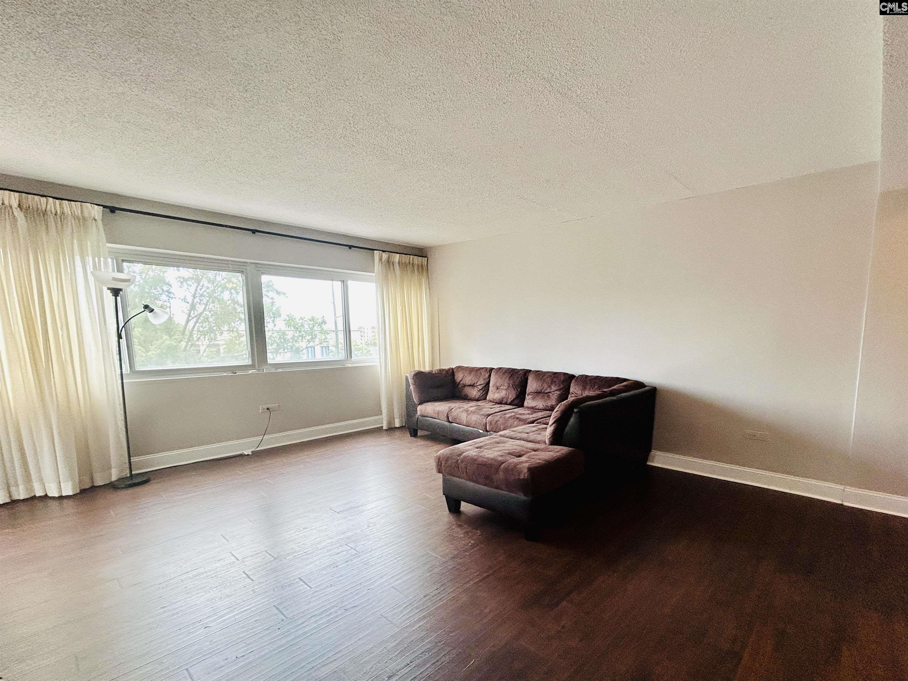 Columbia, South Carolina 29201, United States, 2 Bedrooms Bedrooms, ,1 BathroomBathrooms,Residential,Pending,53583