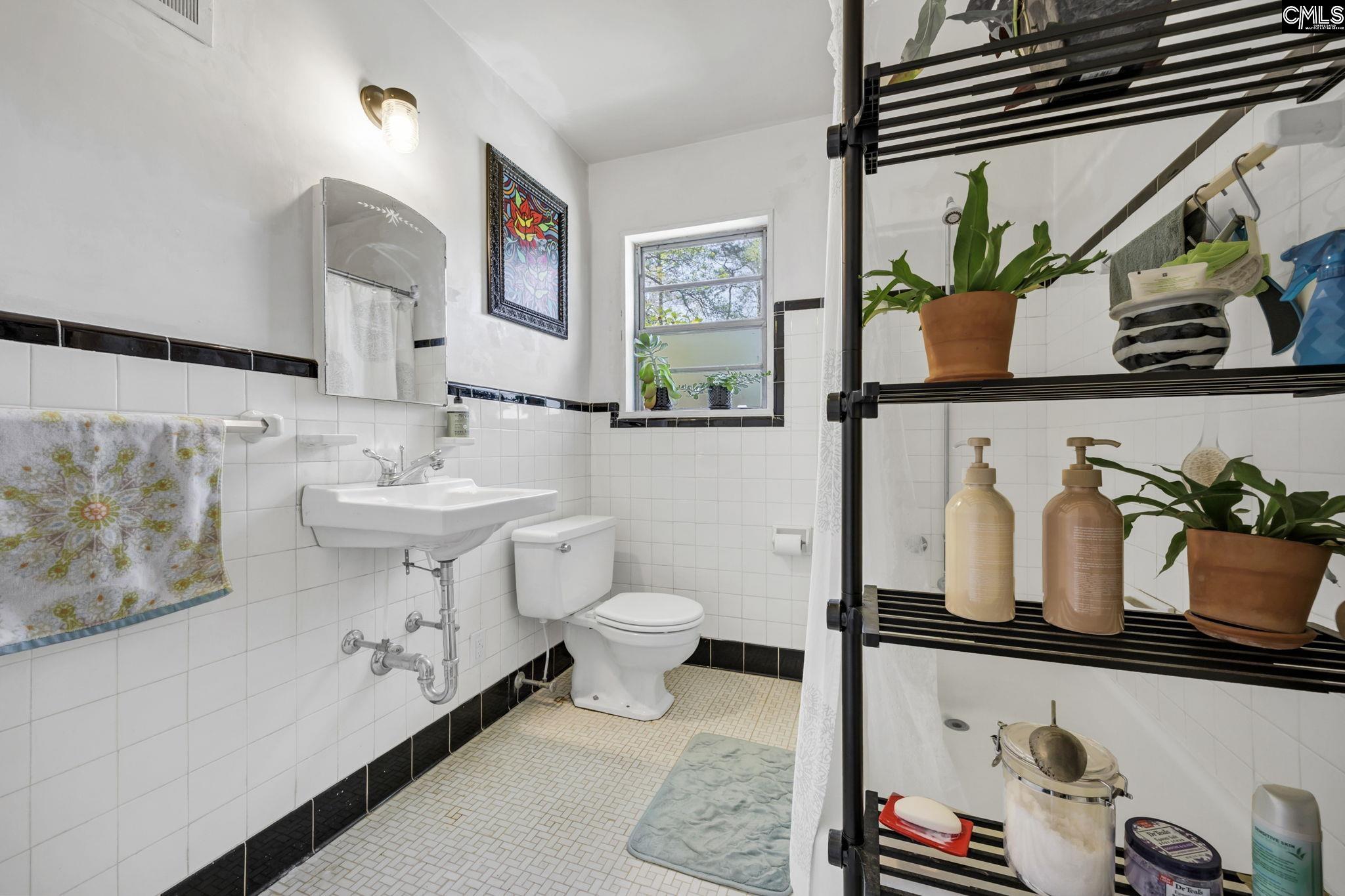 Columbia, South Carolina 29205, United States, 3 Bedrooms Bedrooms, ,2 BathroomsBathrooms,Residential,Pending,96928