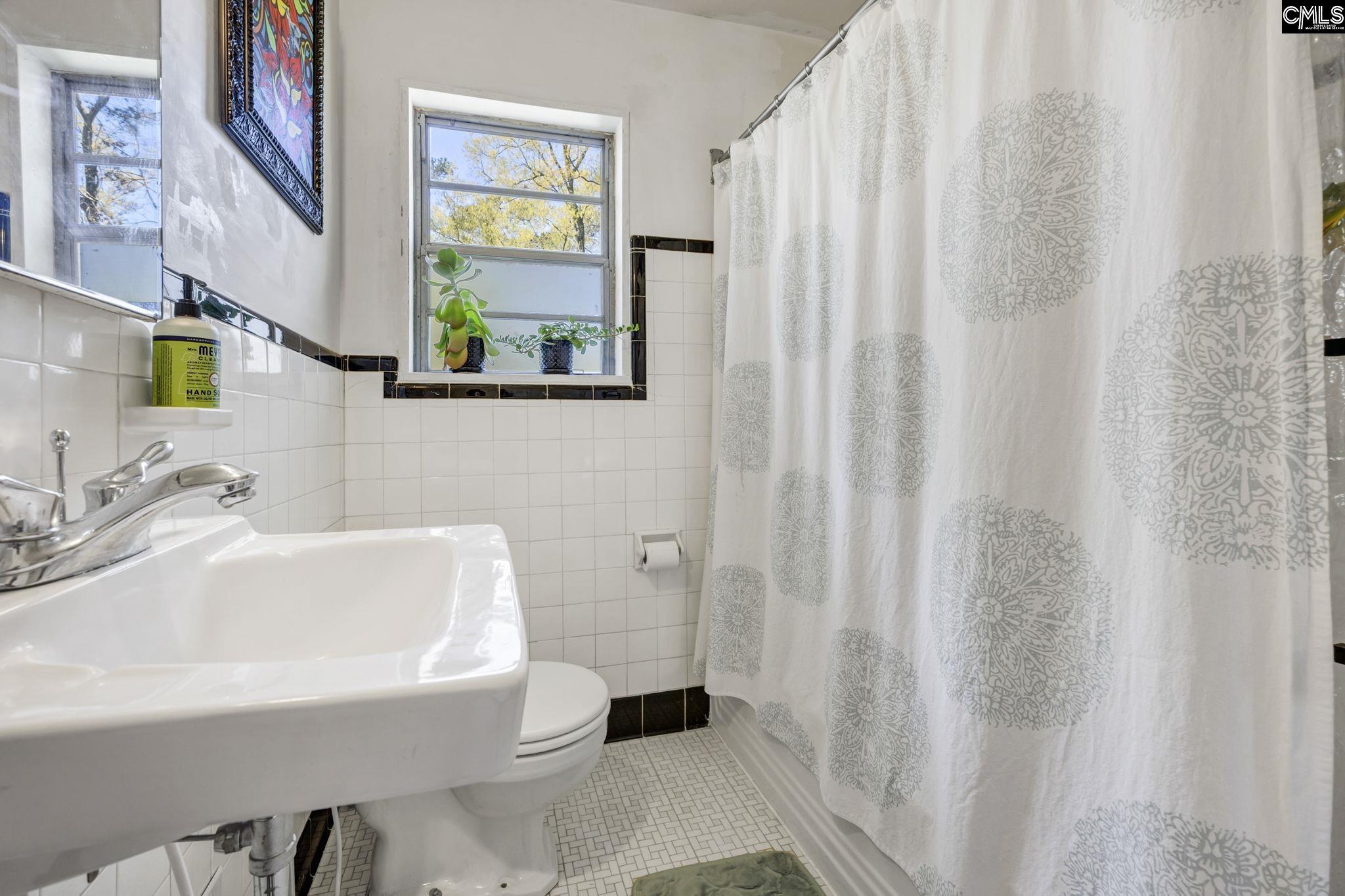 Columbia, South Carolina 29205, United States, 3 Bedrooms Bedrooms, ,2 BathroomsBathrooms,Residential,Pending,96928