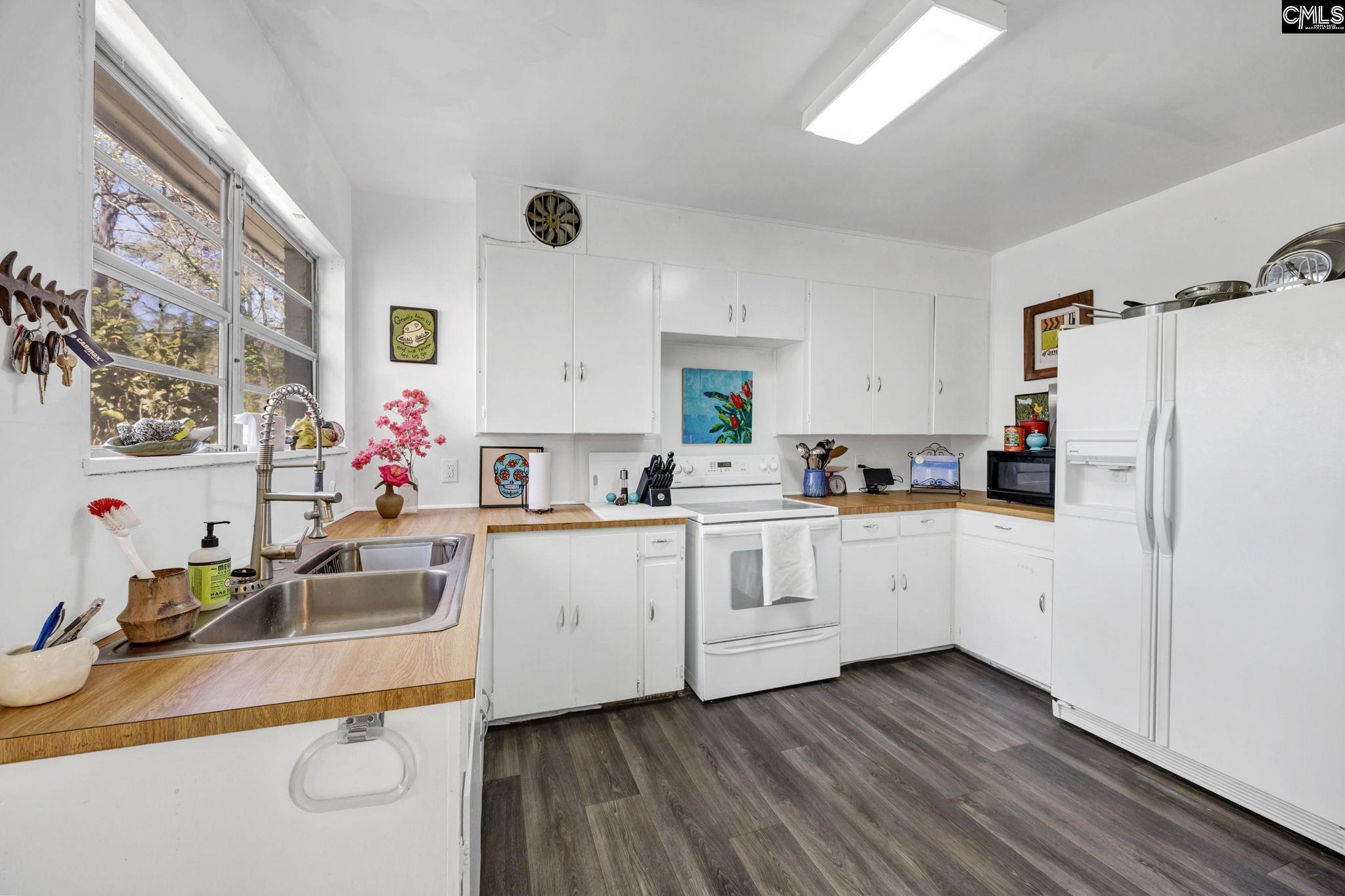 Columbia, South Carolina 29205, United States, 3 Bedrooms Bedrooms, ,2 BathroomsBathrooms,Residential,Pending,96928