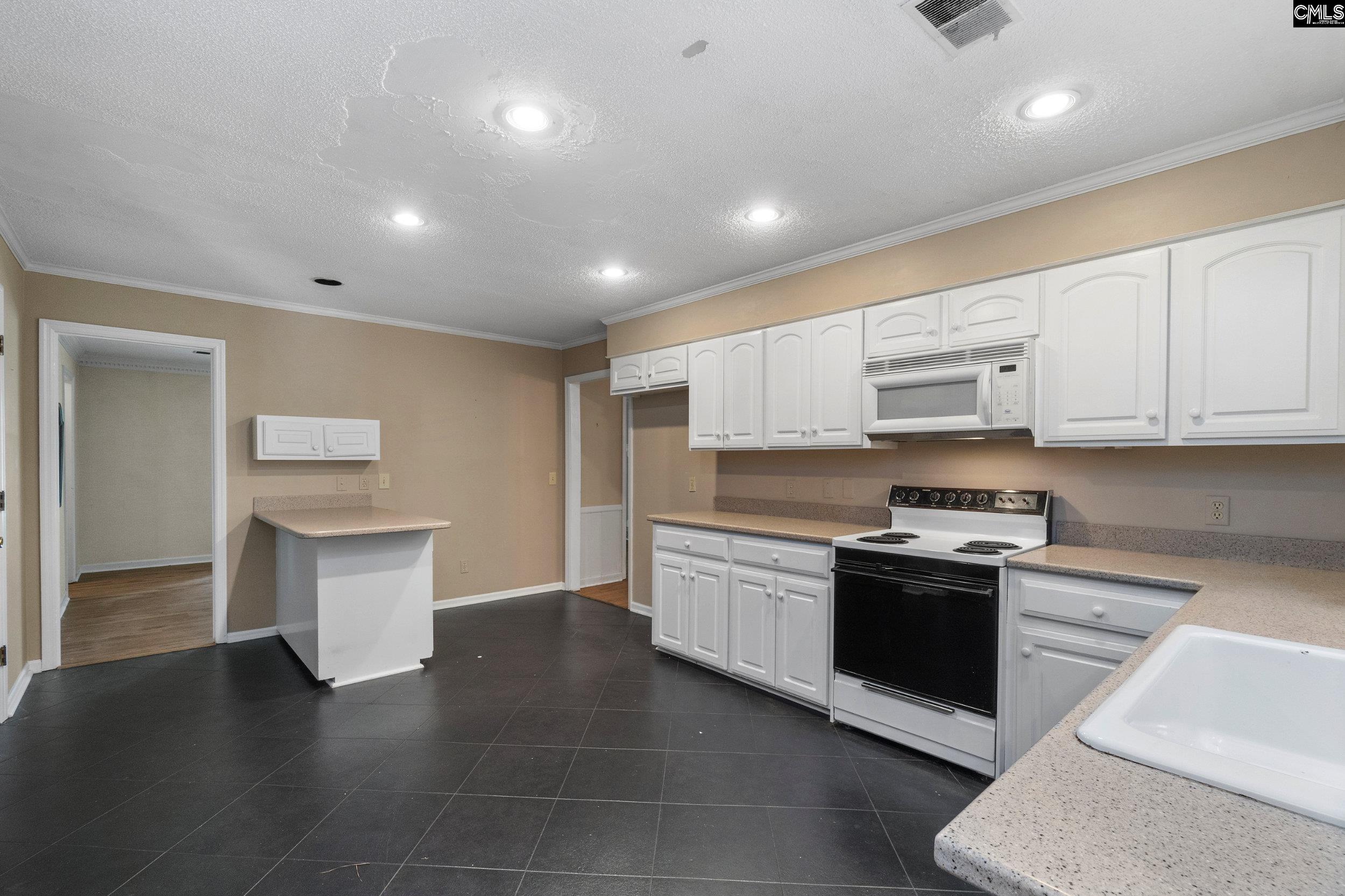 Forest Acres, South Carolina 29206, United States, 3 Bedrooms Bedrooms, ,2 BathroomsBathrooms,Residential,Pending,53998