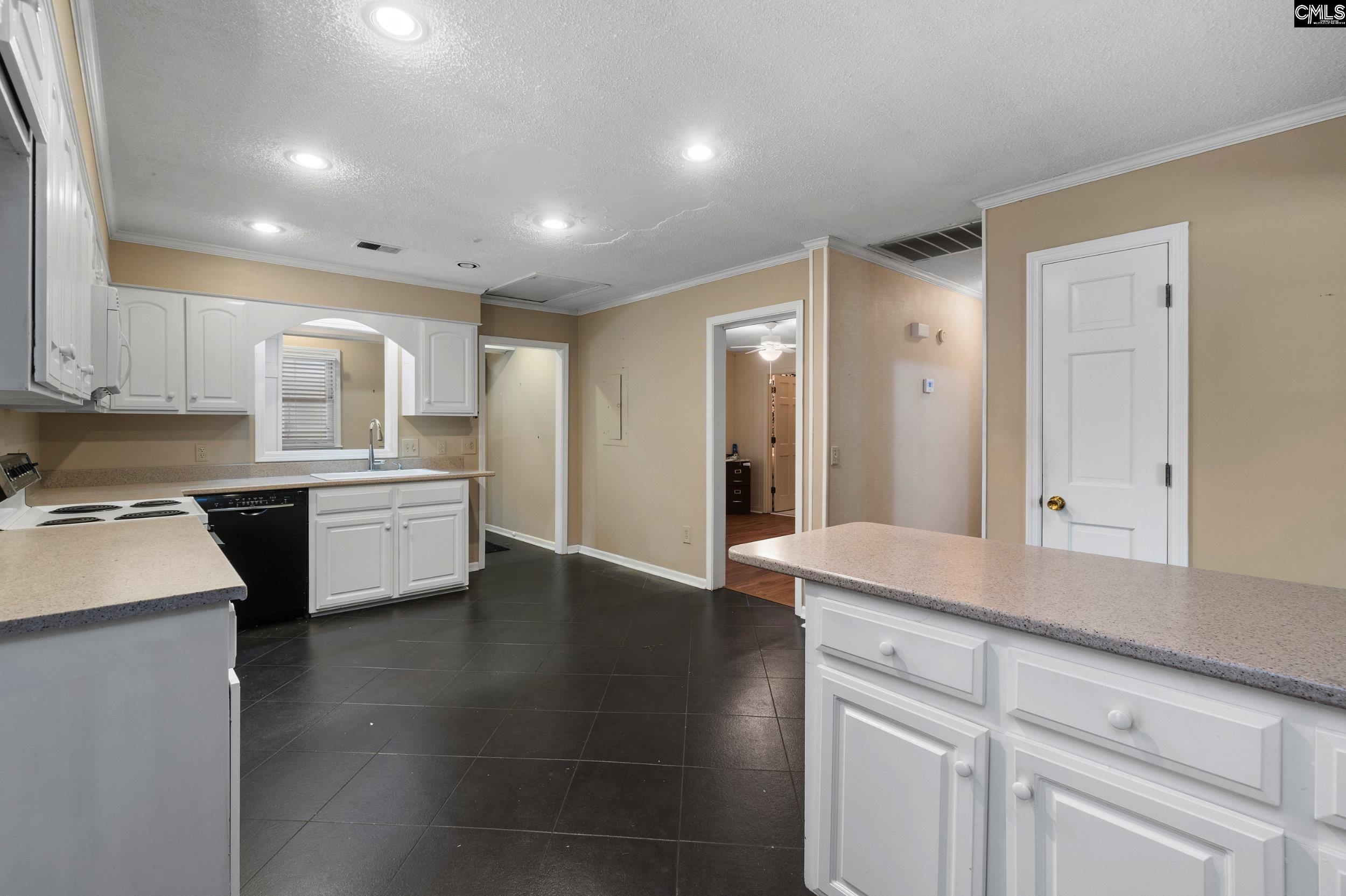 Forest Acres, South Carolina 29206, United States, 3 Bedrooms Bedrooms, ,2 BathroomsBathrooms,Residential,Pending,53998