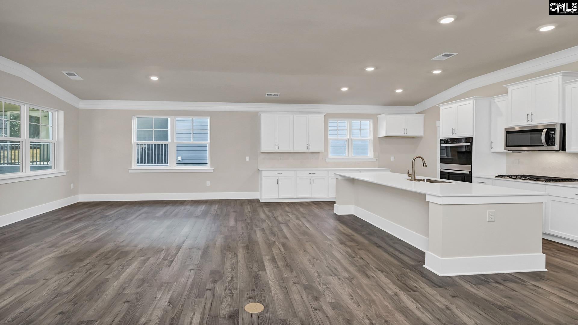 521 Tall Grass Trail