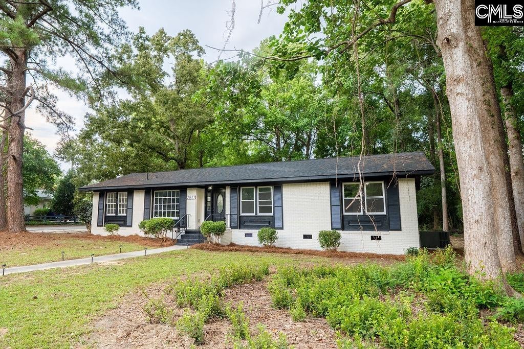 2037 Windsor Drive - Photo 2