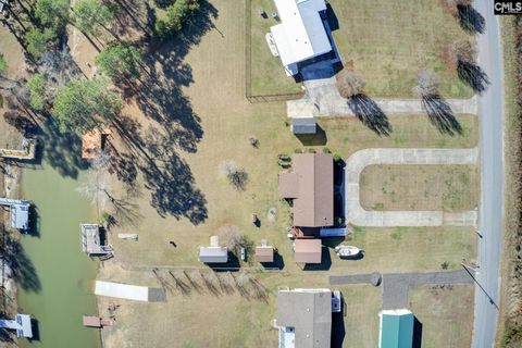 A home in Summerton