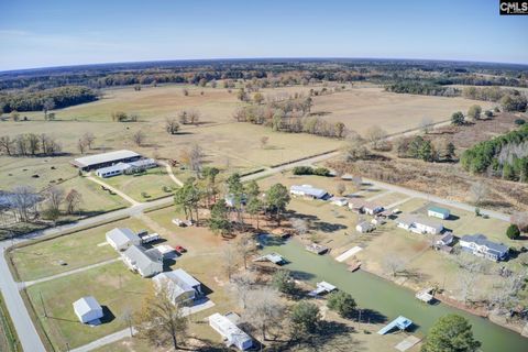 A home in Summerton