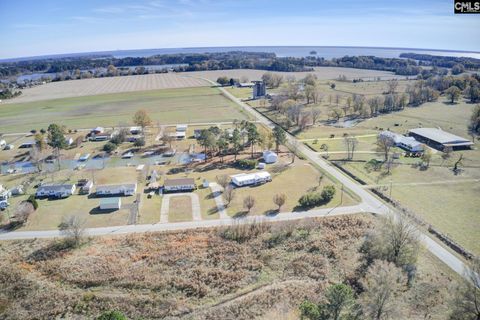 A home in Summerton