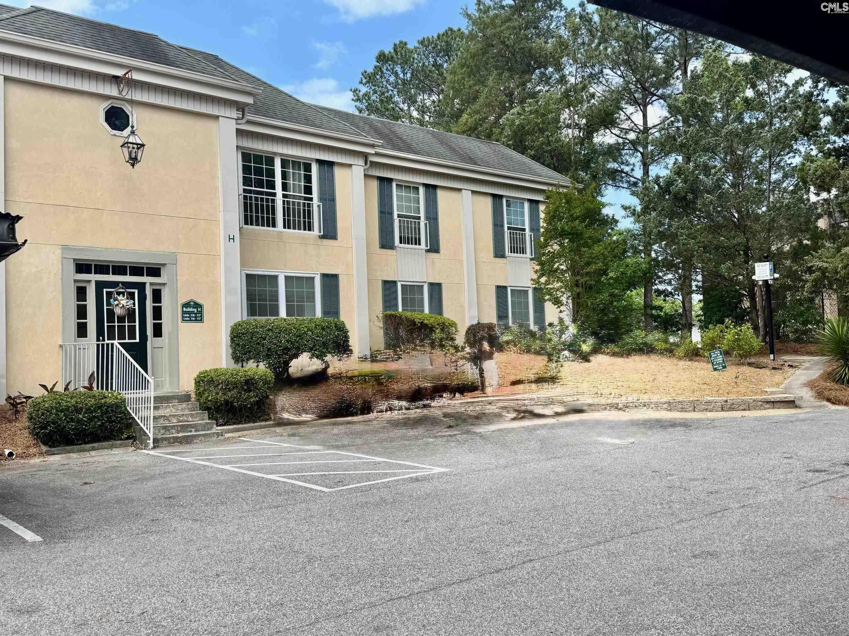 3600 Chateau Drive H117
