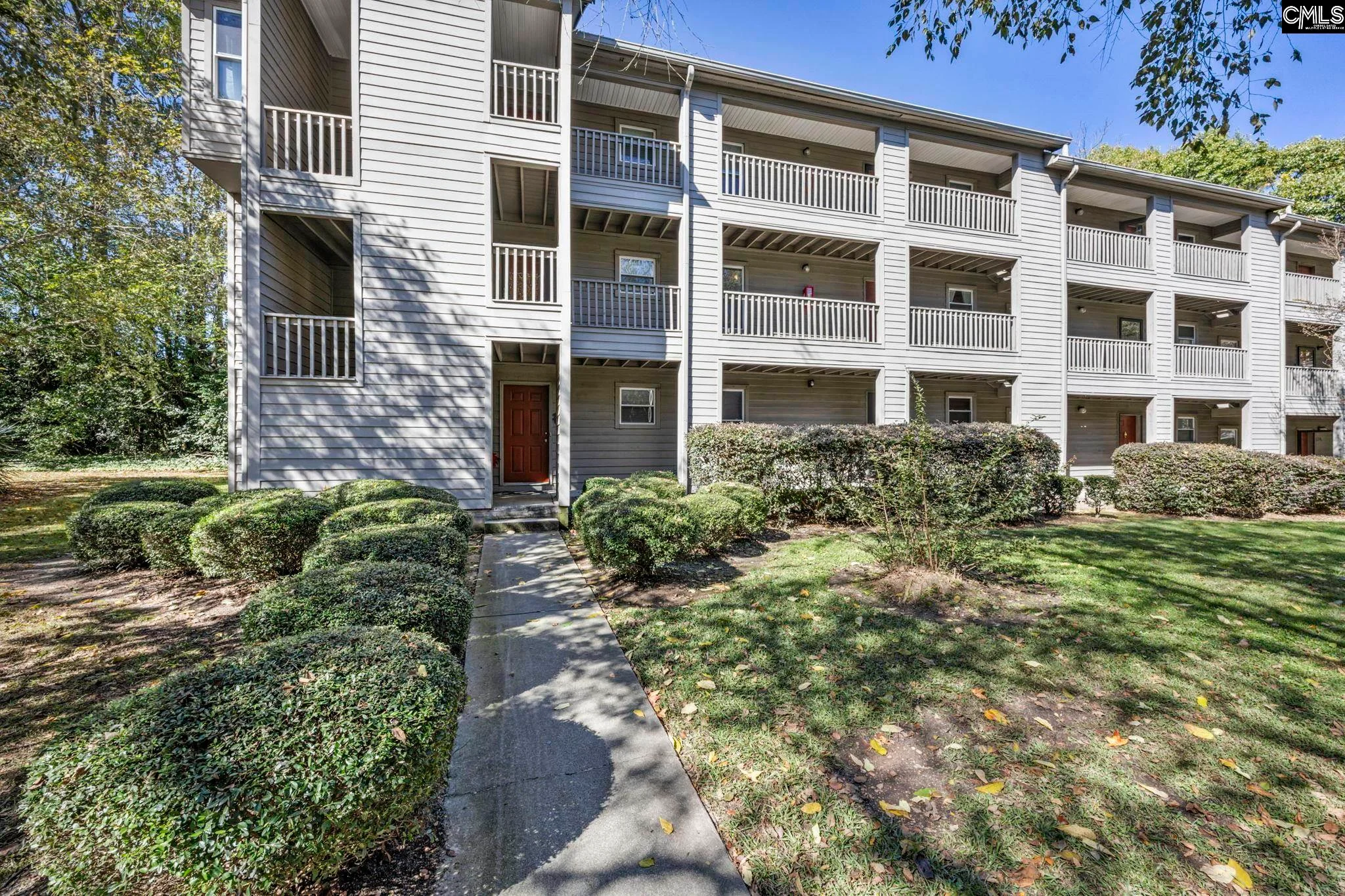 633 Edgewater Lane