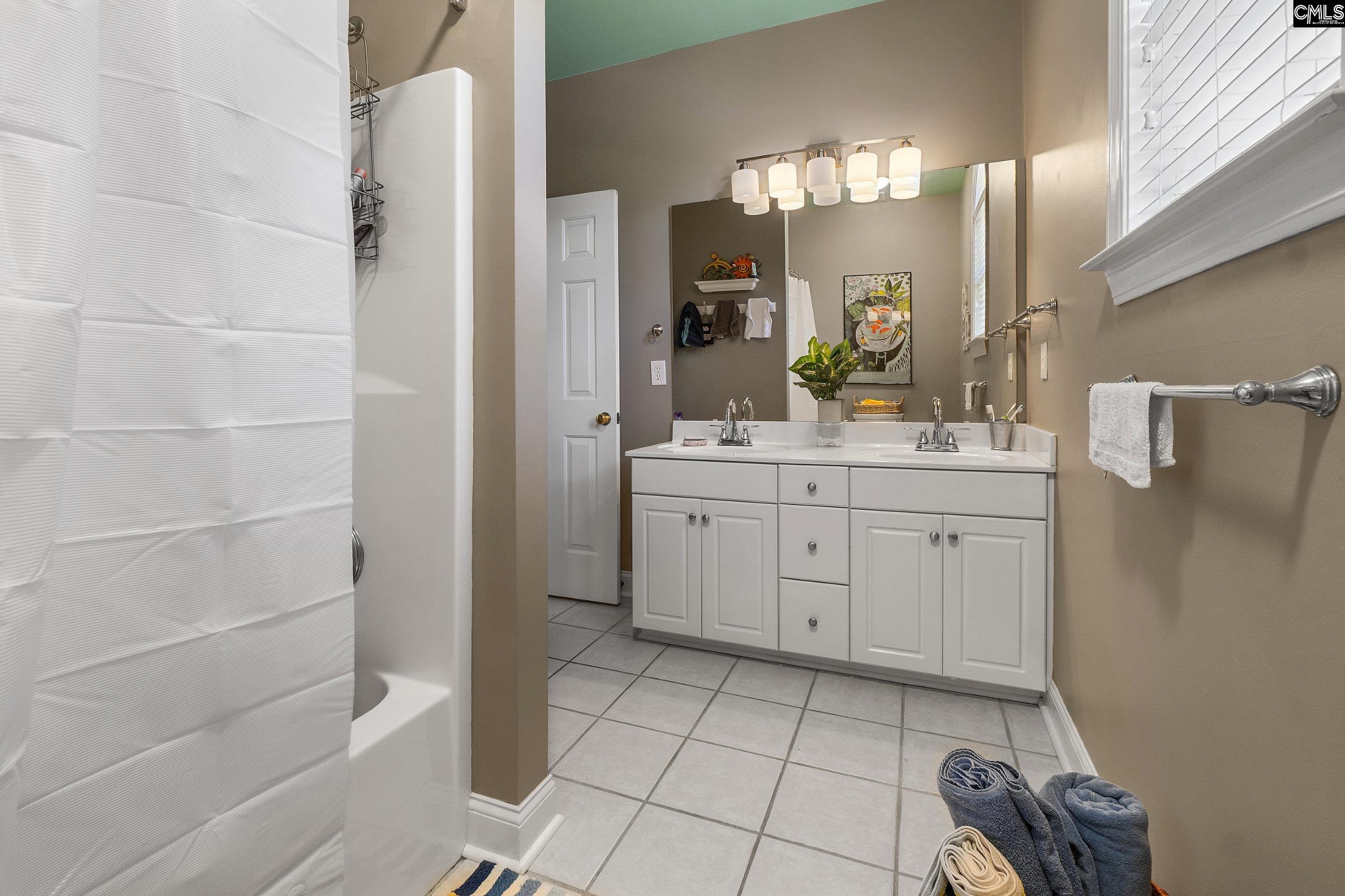 Columbia, South Carolina 29209, United States, 5 Bedrooms Bedrooms, ,4 BathroomsBathrooms,Residential,Active,239354