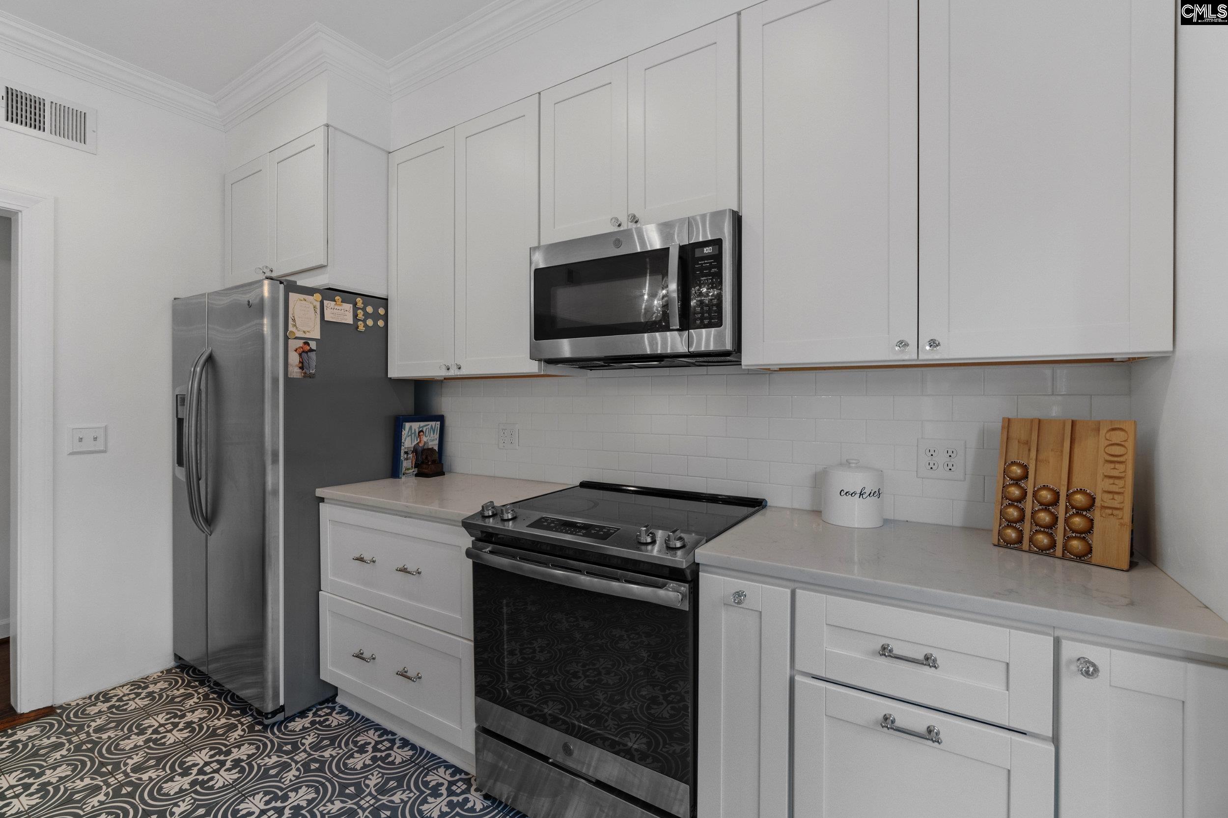 Columbia, South Carolina 29201, United States, 3 Bedrooms Bedrooms, ,4 BathroomsBathrooms,Residential,Pending,42909