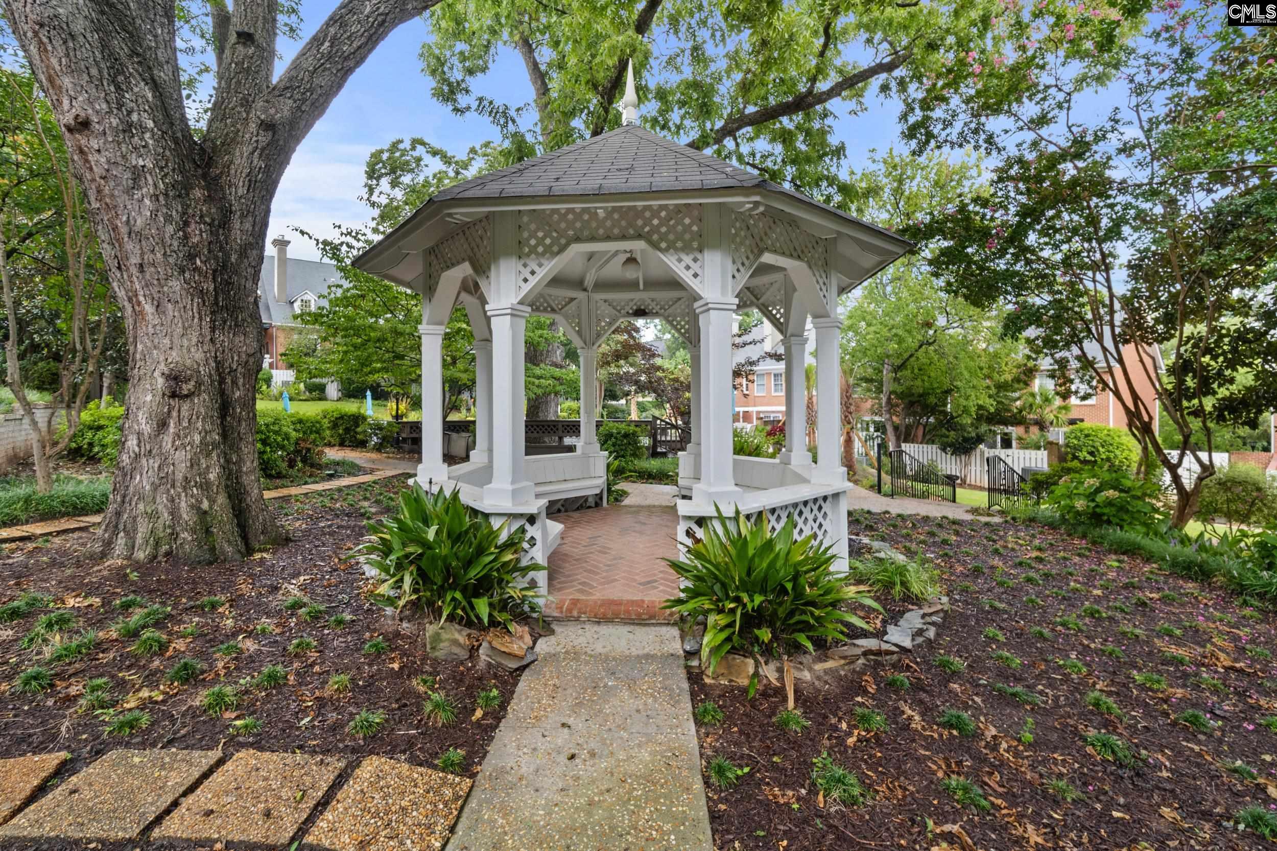 Columbia, South Carolina 29201, United States, 3 Bedrooms Bedrooms, ,4 BathroomsBathrooms,Residential,Pending,42909