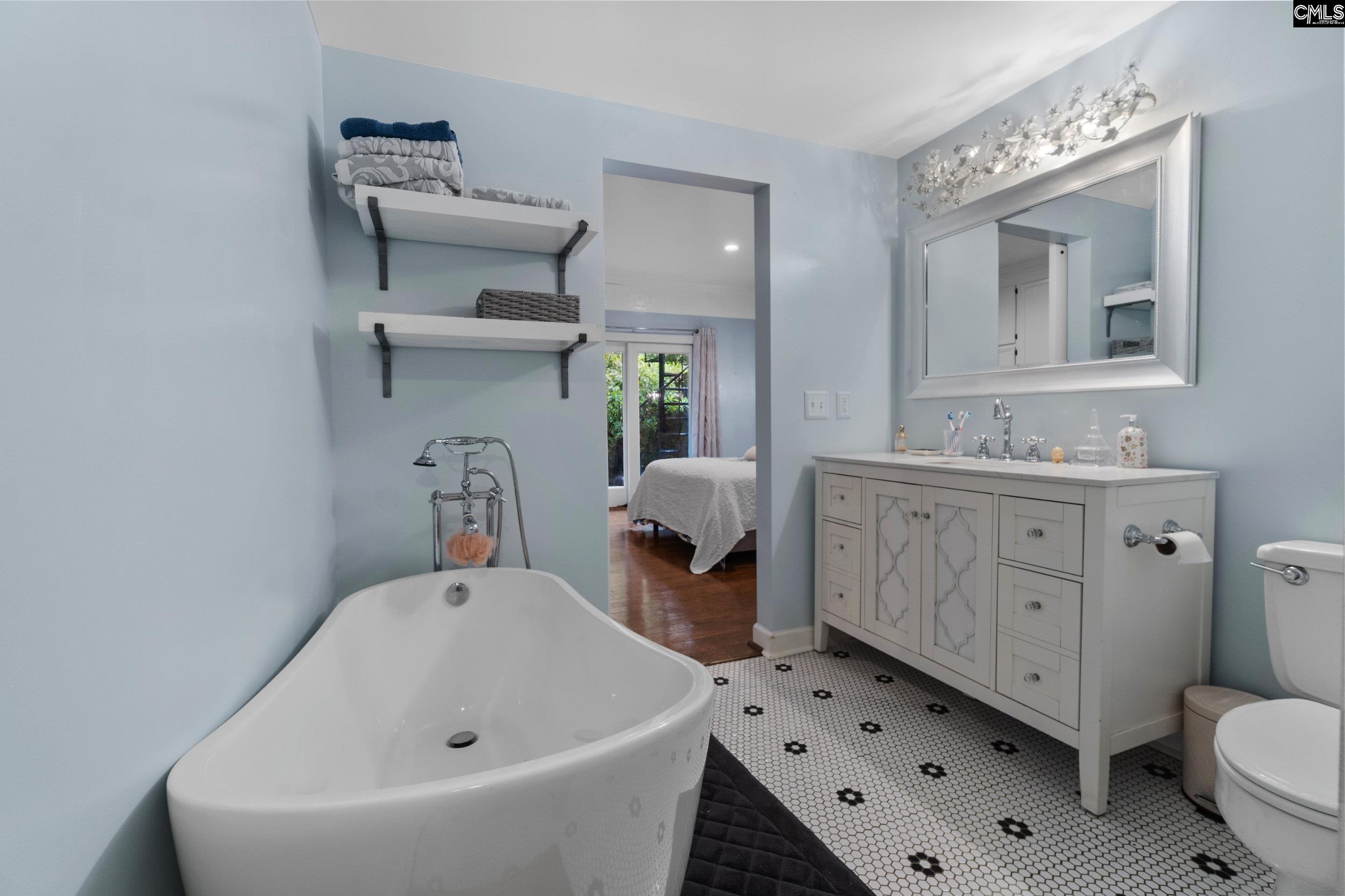 Columbia, South Carolina 29201, United States, 3 Bedrooms Bedrooms, ,4 BathroomsBathrooms,Residential,Pending,42909