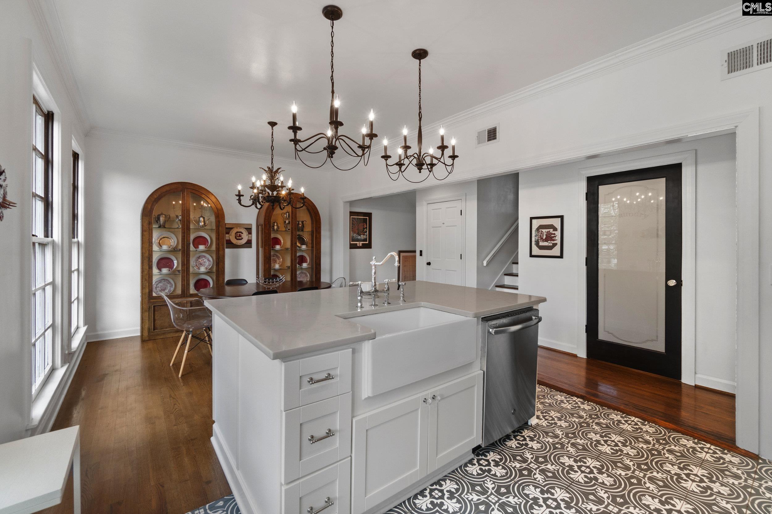 Columbia, South Carolina 29201, United States, 3 Bedrooms Bedrooms, ,4 BathroomsBathrooms,Residential,Pending,42909