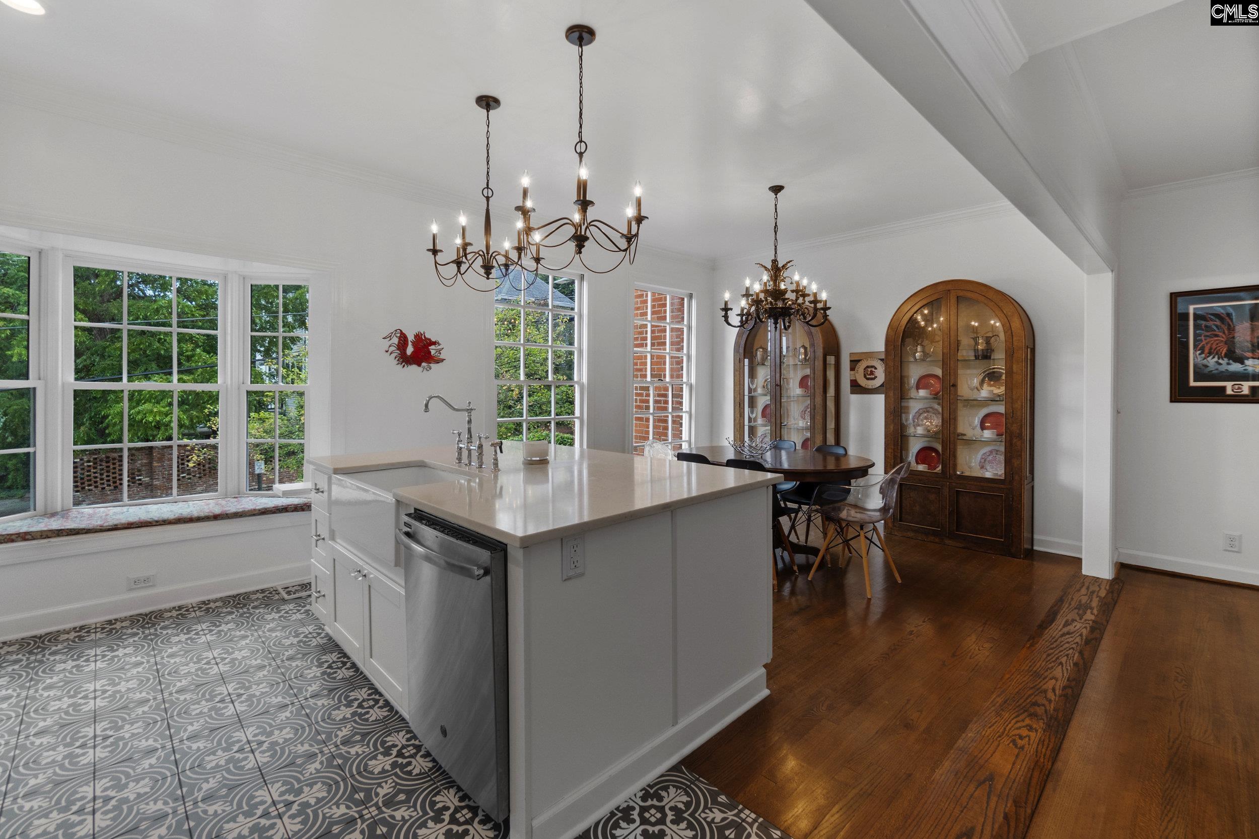 Columbia, South Carolina 29201, United States, 3 Bedrooms Bedrooms, ,4 BathroomsBathrooms,Residential,Pending,42909