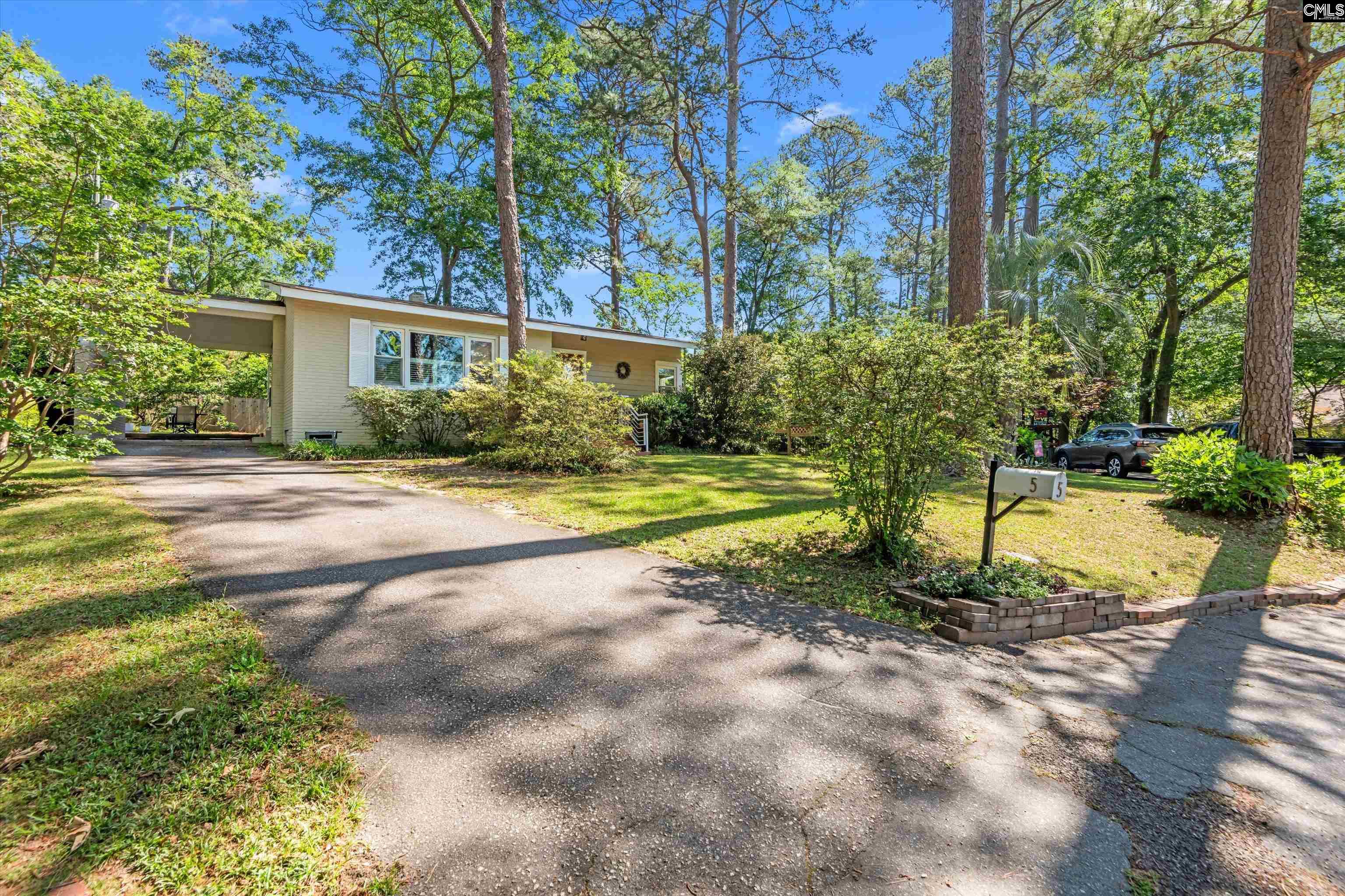 5 Robin Hood Court