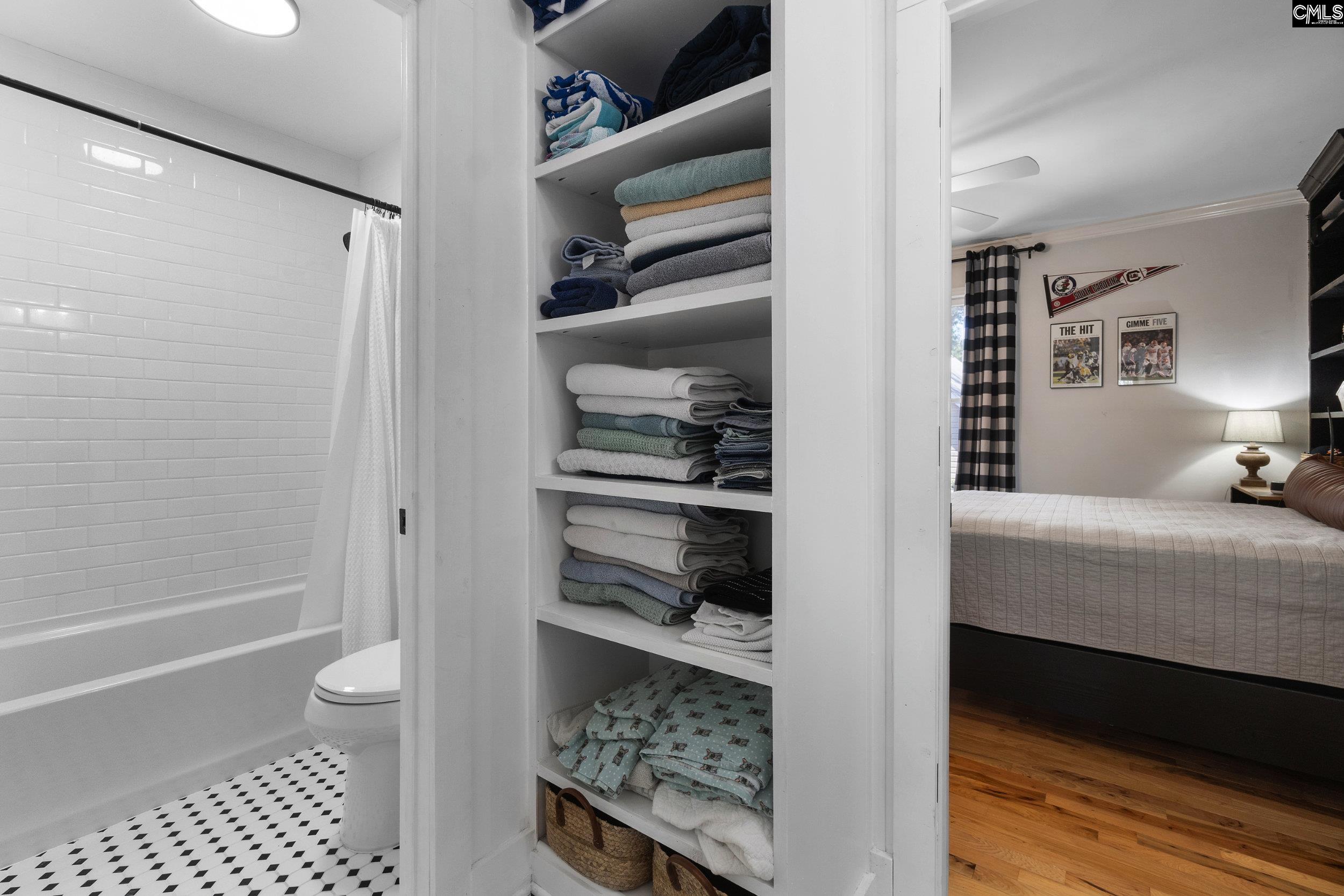 Columbia, South Carolina 29209, United States, 3 Bedrooms Bedrooms, ,3 BathroomsBathrooms,Residential,Pending,93300