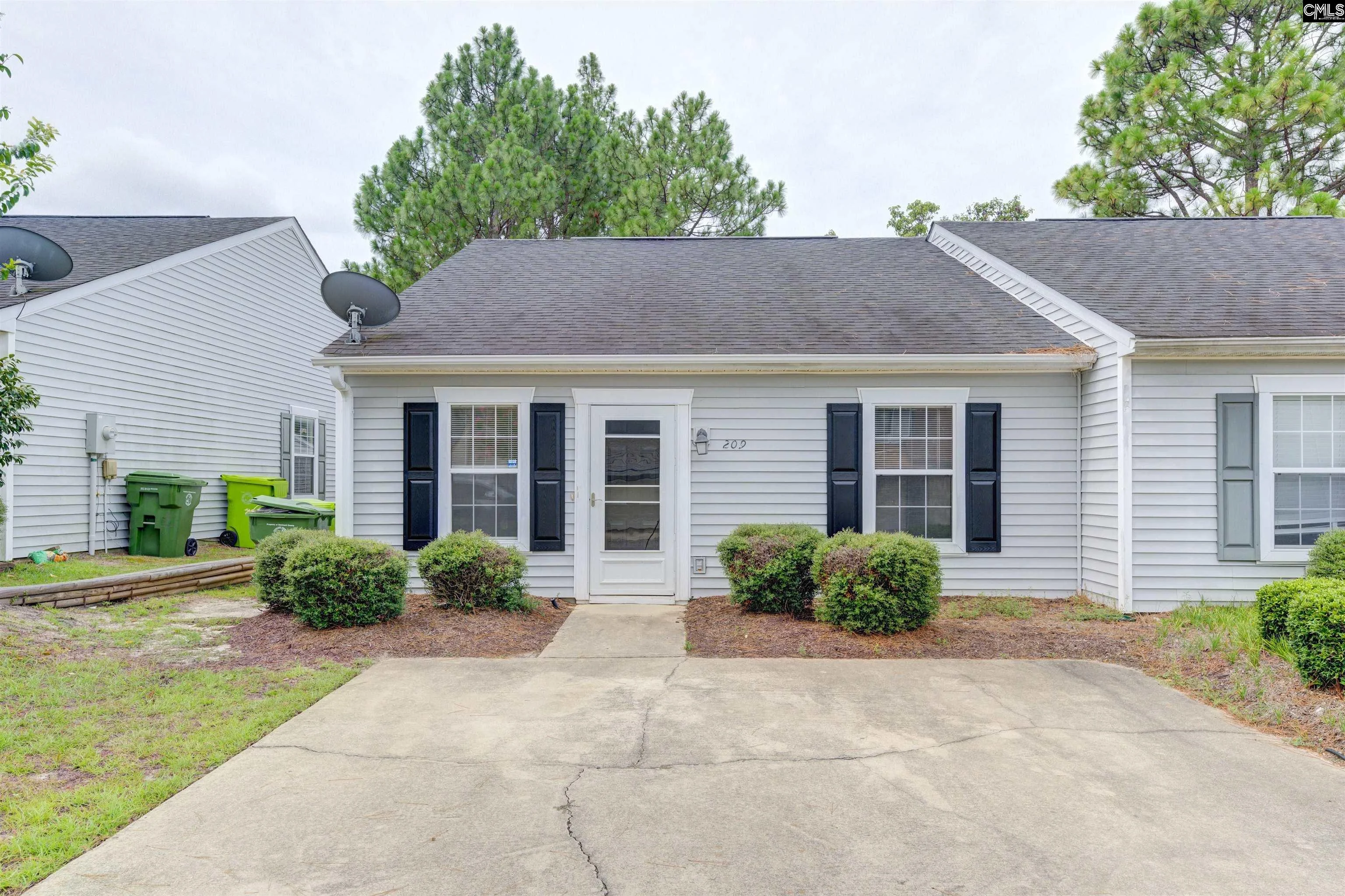 209 Hounds Court N