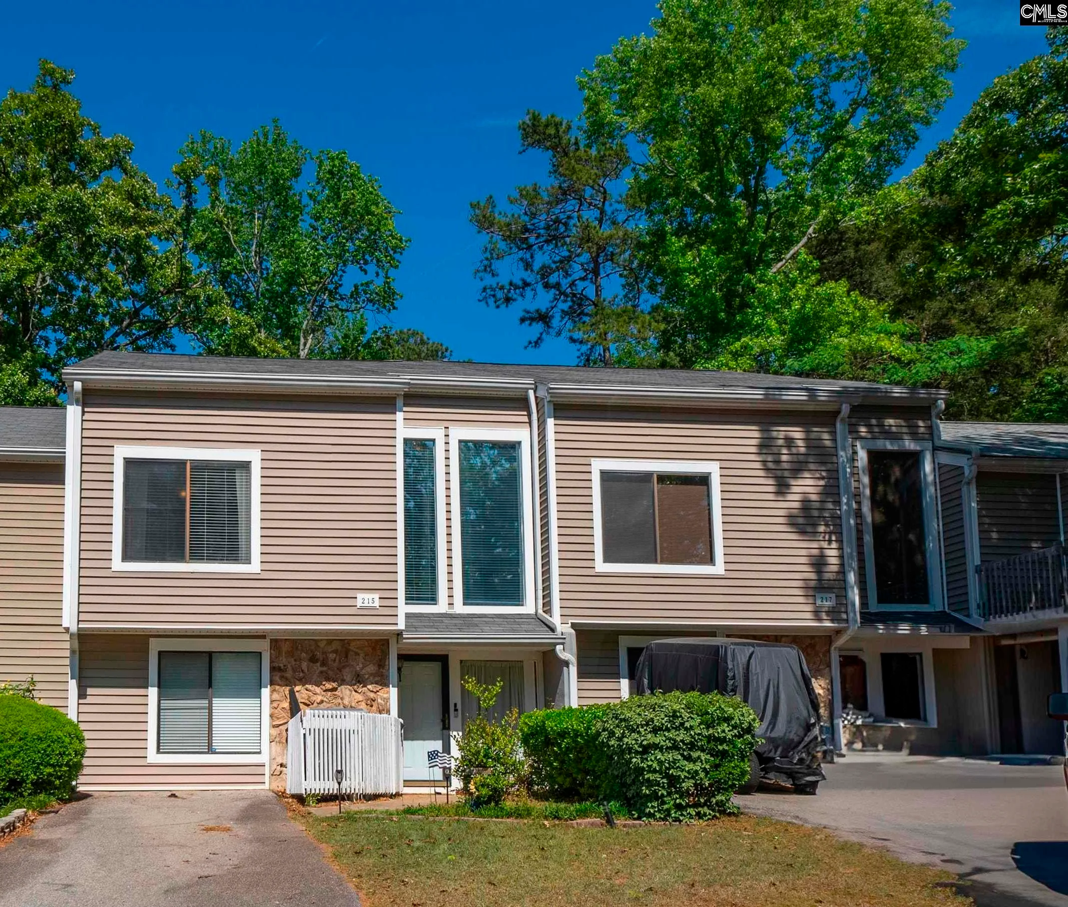 215 Shoreline Dr Dr