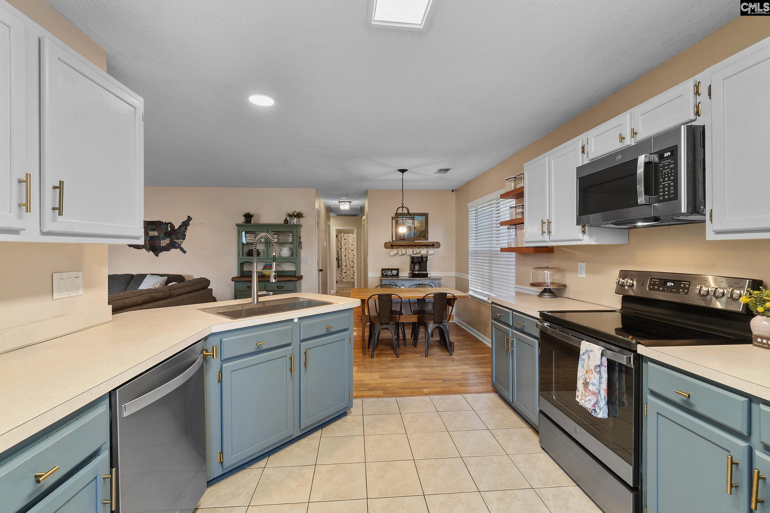 Lexington, South Carolina 29073, United States, 3 Bedrooms Bedrooms, ,2 BathroomsBathrooms,Residential,Pending,33135