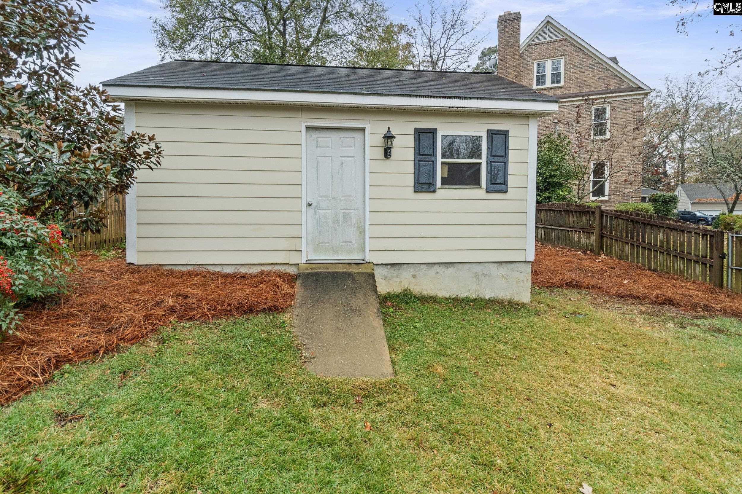 Columbia, South Carolina 29209, United States, 3 Bedrooms Bedrooms, ,3 BathroomsBathrooms,Residential,Pending,251959