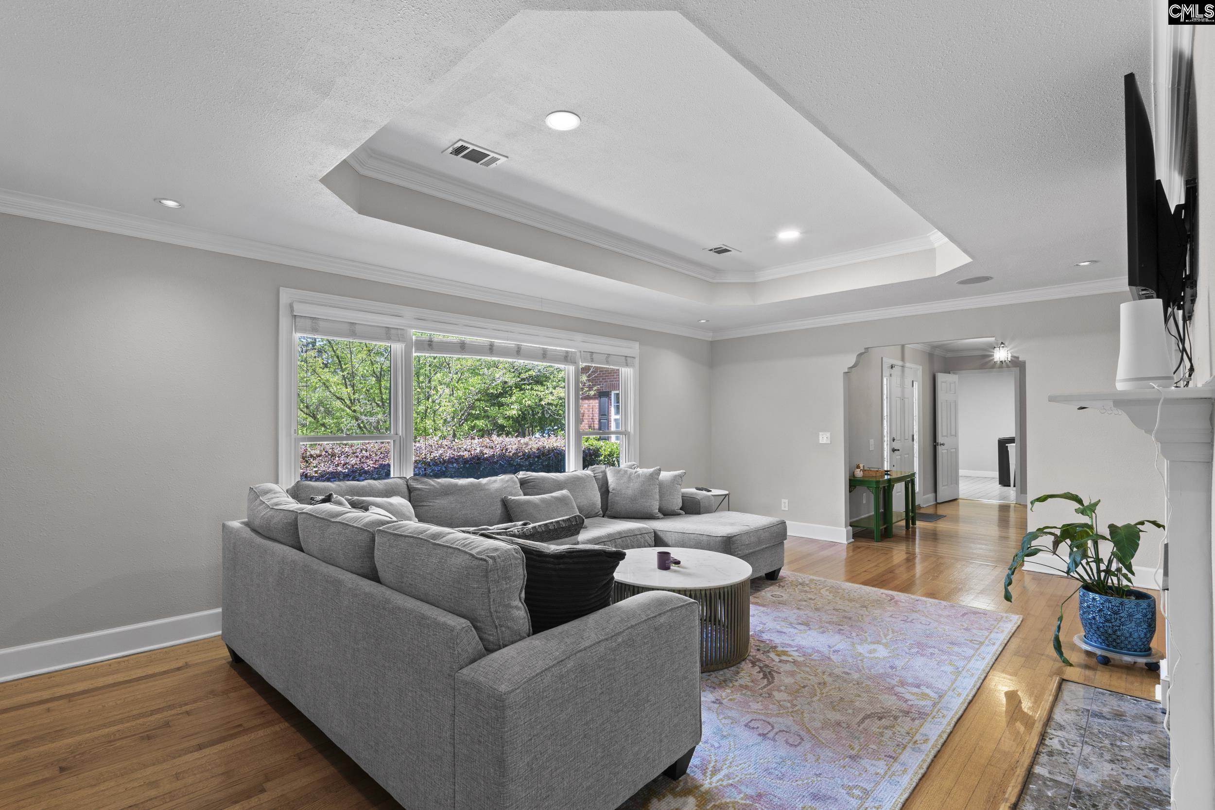 5904 Lakeshore Drive