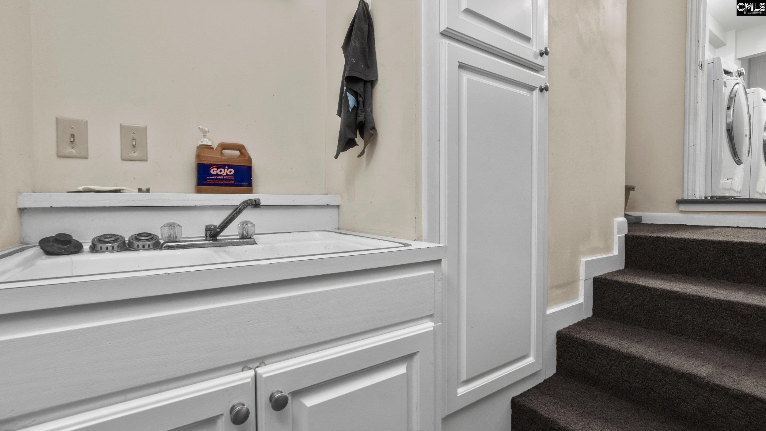 Columbia, South Carolina 29209, United States, 4 Bedrooms Bedrooms, ,3 BathroomsBathrooms,Residential,Pending,53627