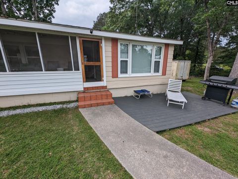 A home in Saluda