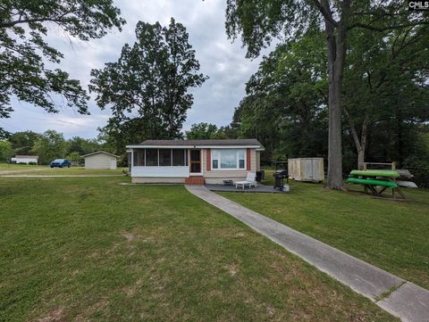 A home in Saluda