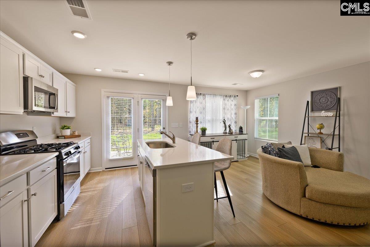 Lexington, South Carolina 29072, United States, 3 Bedrooms Bedrooms, ,3 BathroomsBathrooms,Residential,Pending,99678