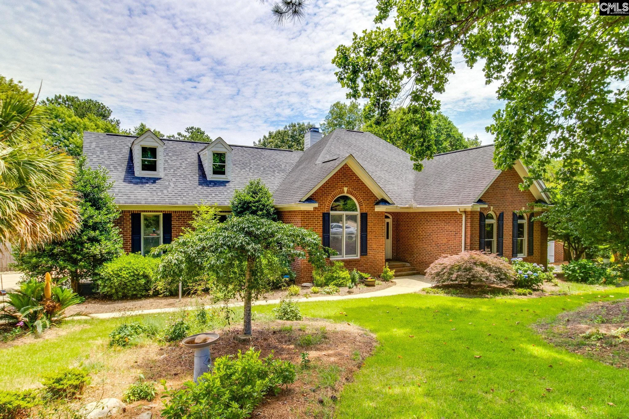 103 N Crescent Lake Way